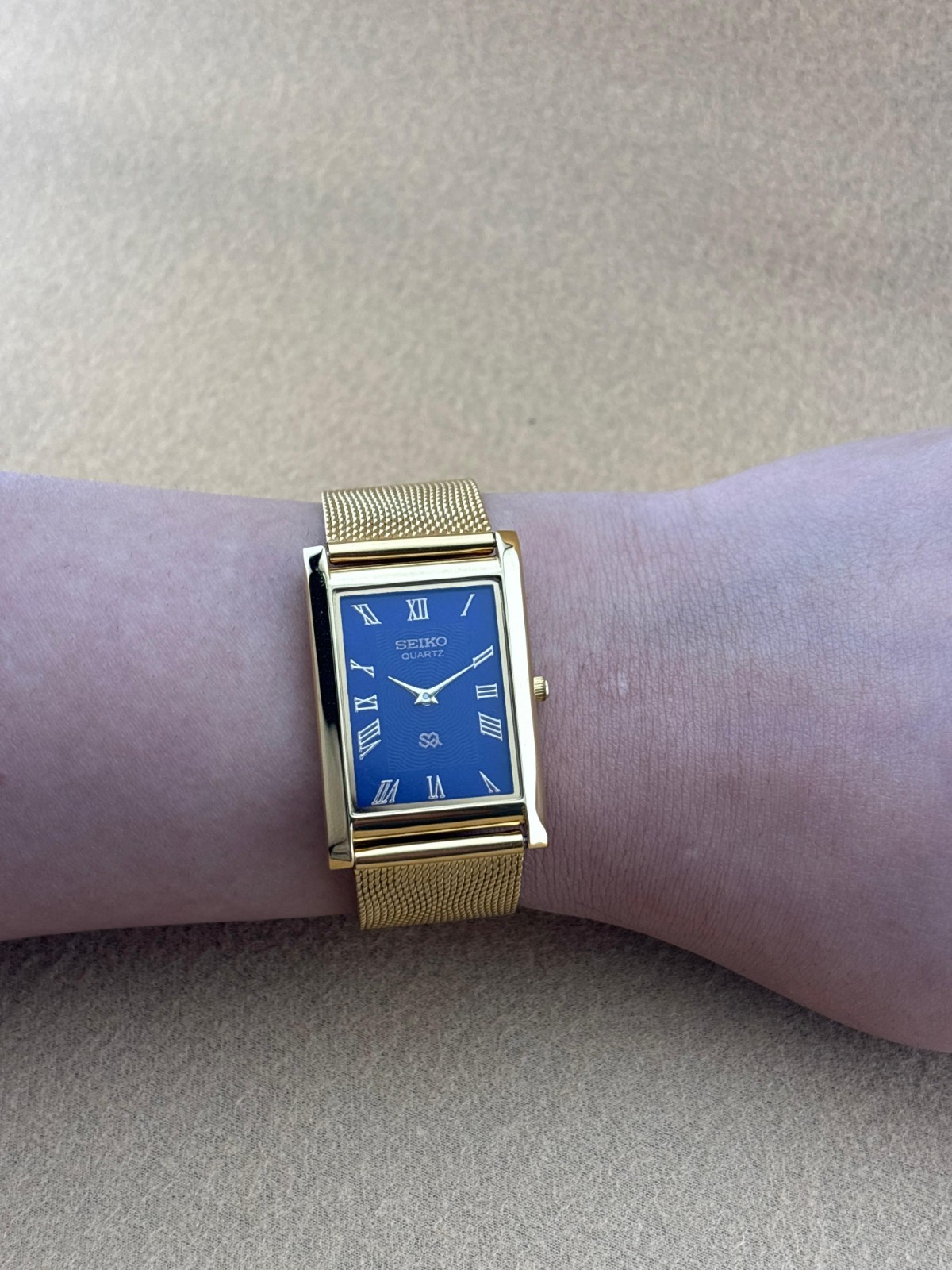 RARE GOLD BLUE Vintage Seiko Slim Quartz Men’s Wrist Watch