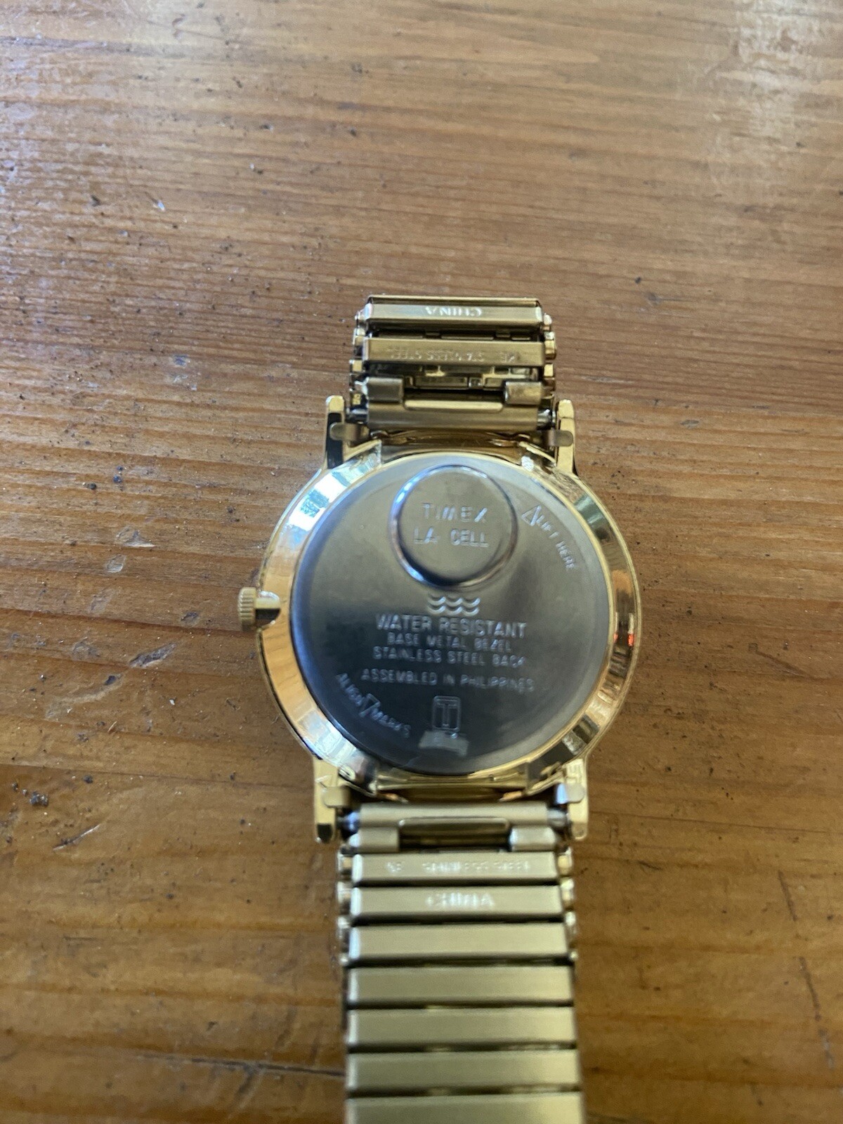 Vintage Timex quartz water resistant day date watch LA cell Philippines T 83
