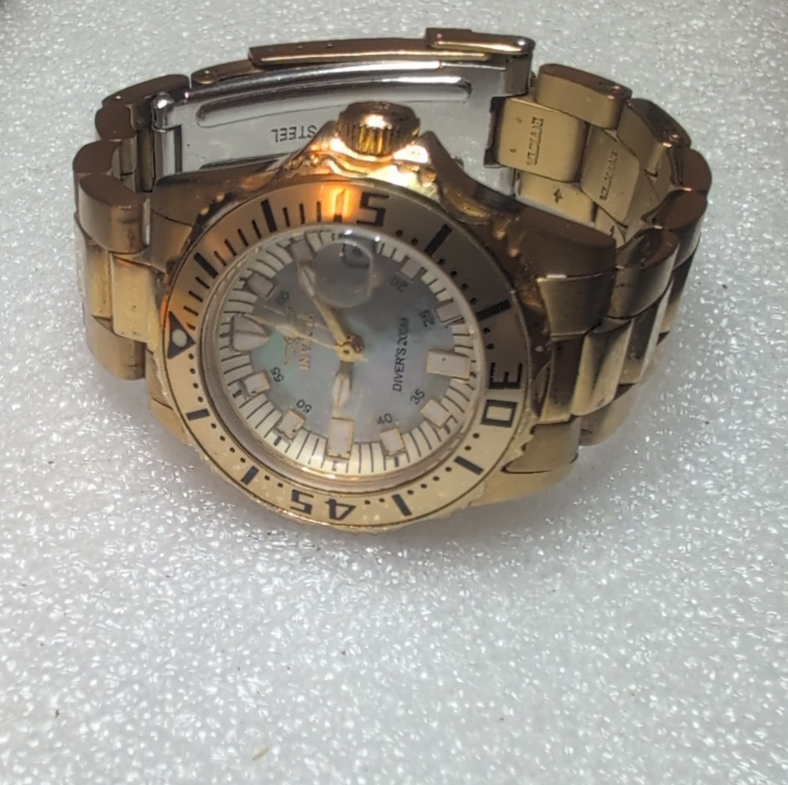Invicta ladies Diver 200M Gold Stainless Steel Analog Wristwatch Bracelet Band