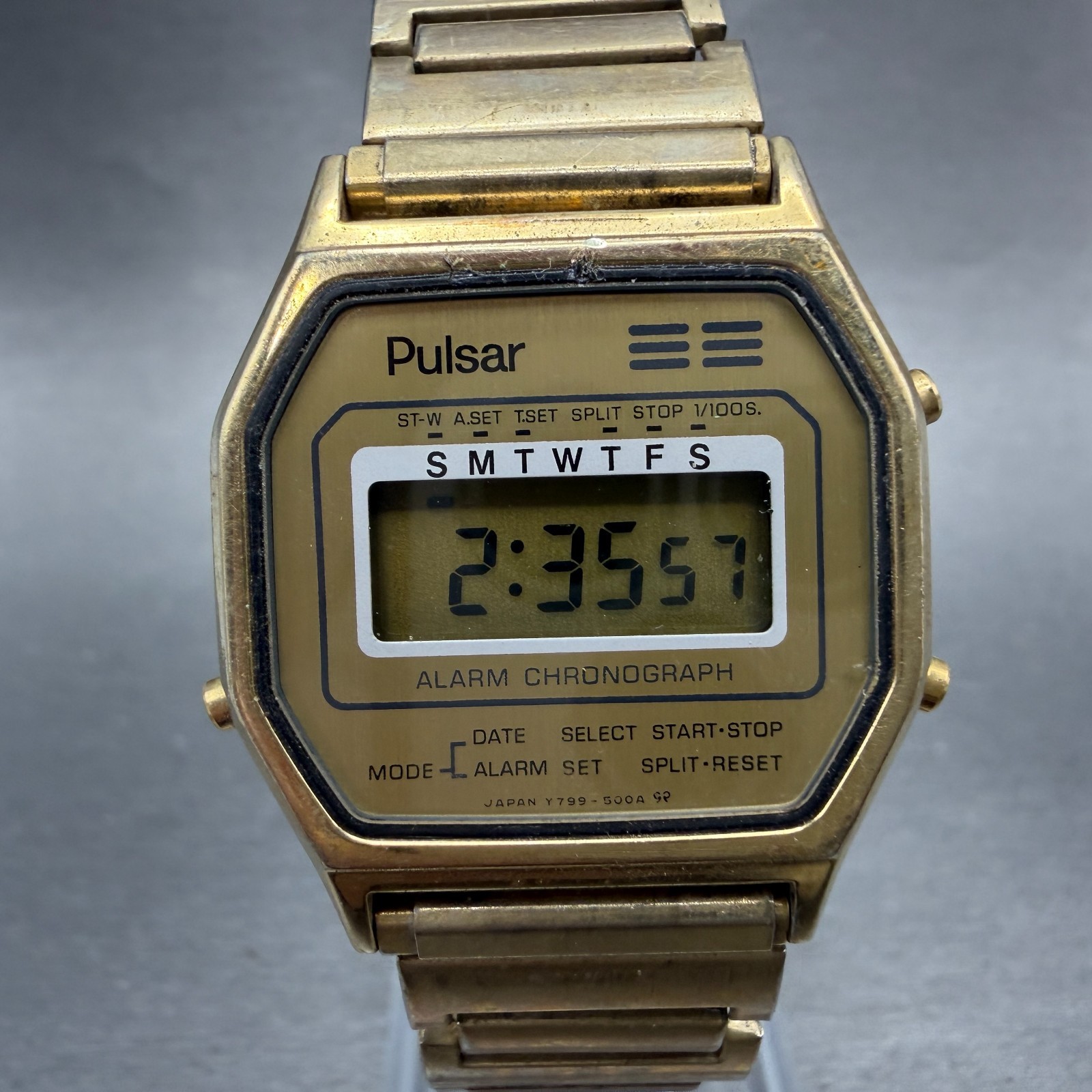 Pulsar Digital Watch Men 30mm LCD Gold Tone Alarm Chrono Daydate READ New Batt
