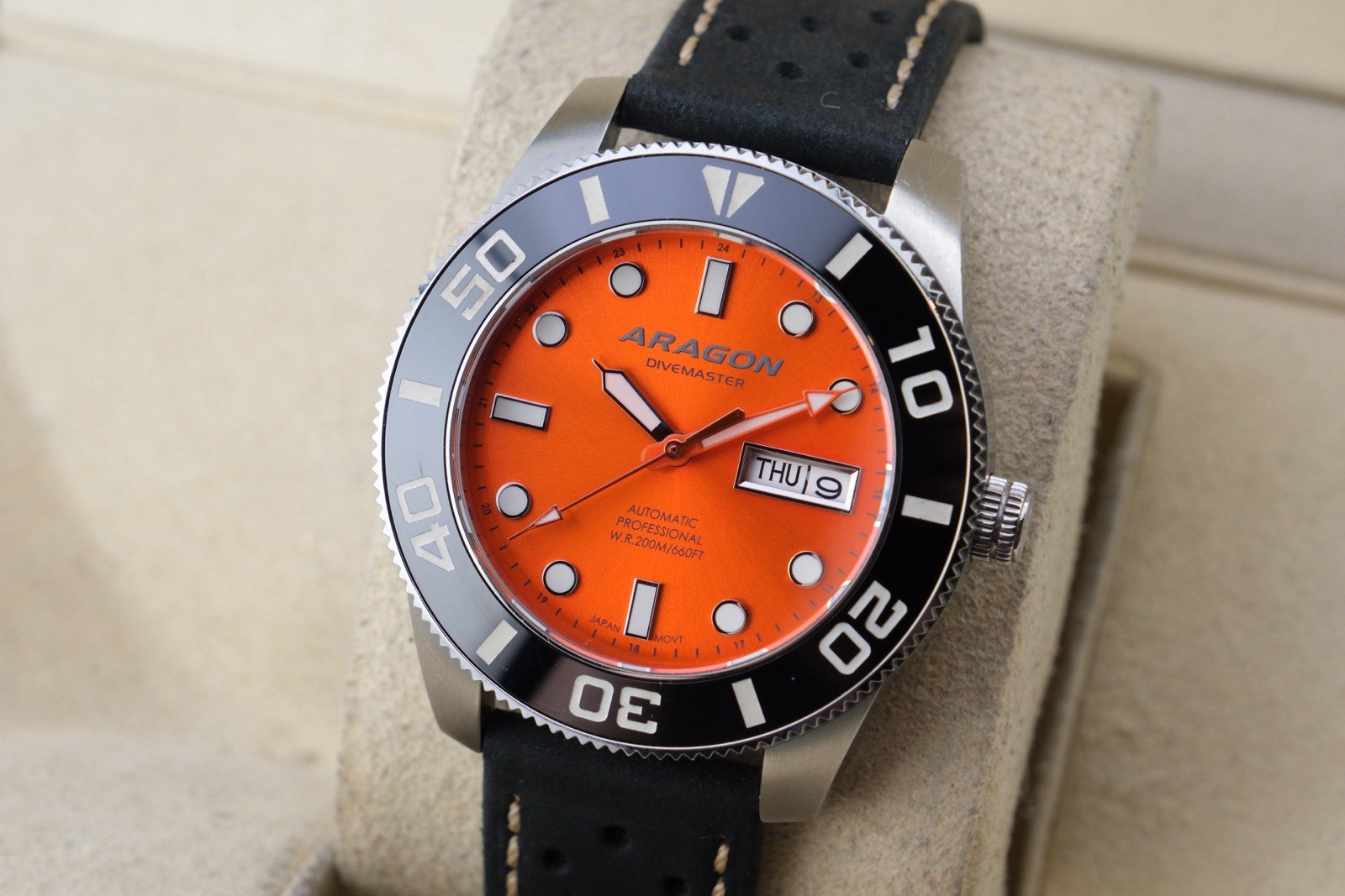 ARAGON Divemaster NH36 Day/Date with 24 jewels 42mm Orange Dial Clean!
