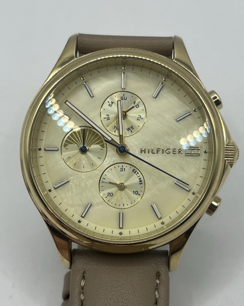 Tommy Hilfiger Women’s Needs New Battery leather band