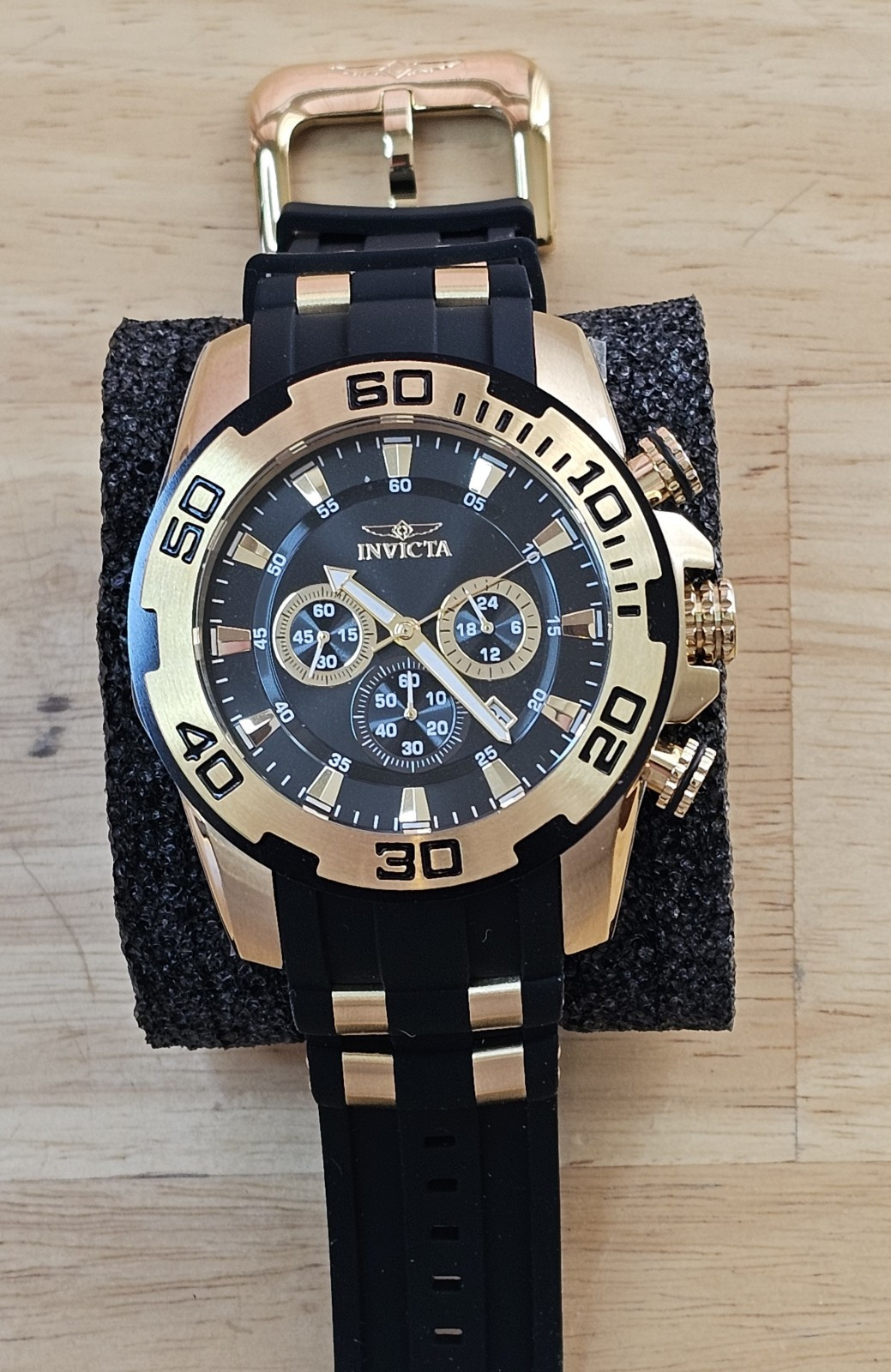 Invicta Men’s Pro Diver Scuba 50mm Gold Tone Silicone Chronograph Watch 22340