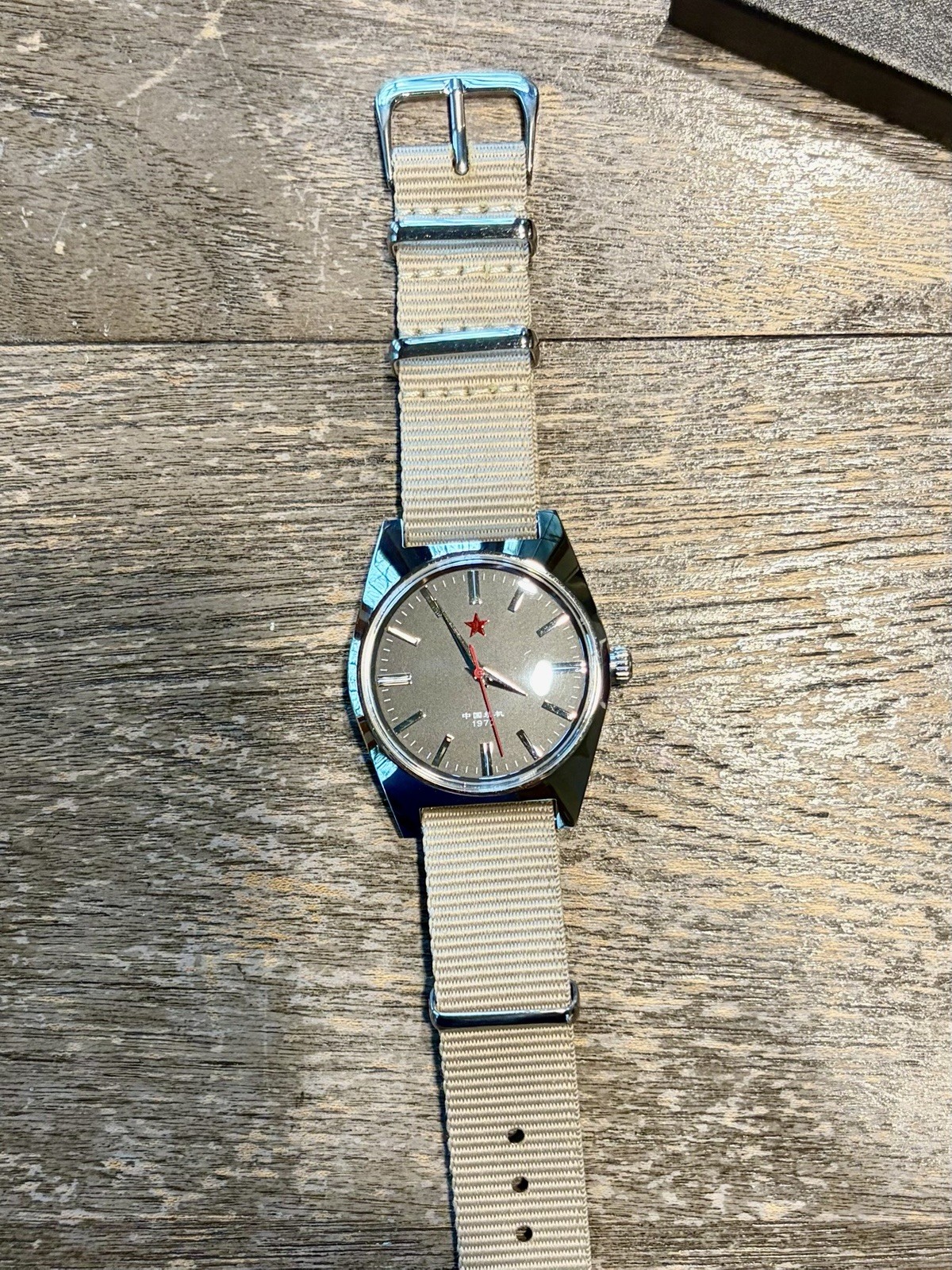 Shanghai 8120 ‘Red Star’ mechanical watch