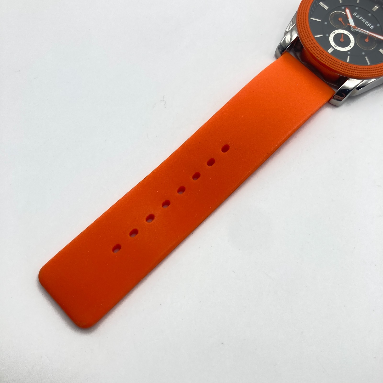 Express Men’s Watch 45mm Silver Tone Orange Day Date Silicone New Battery 9.5″