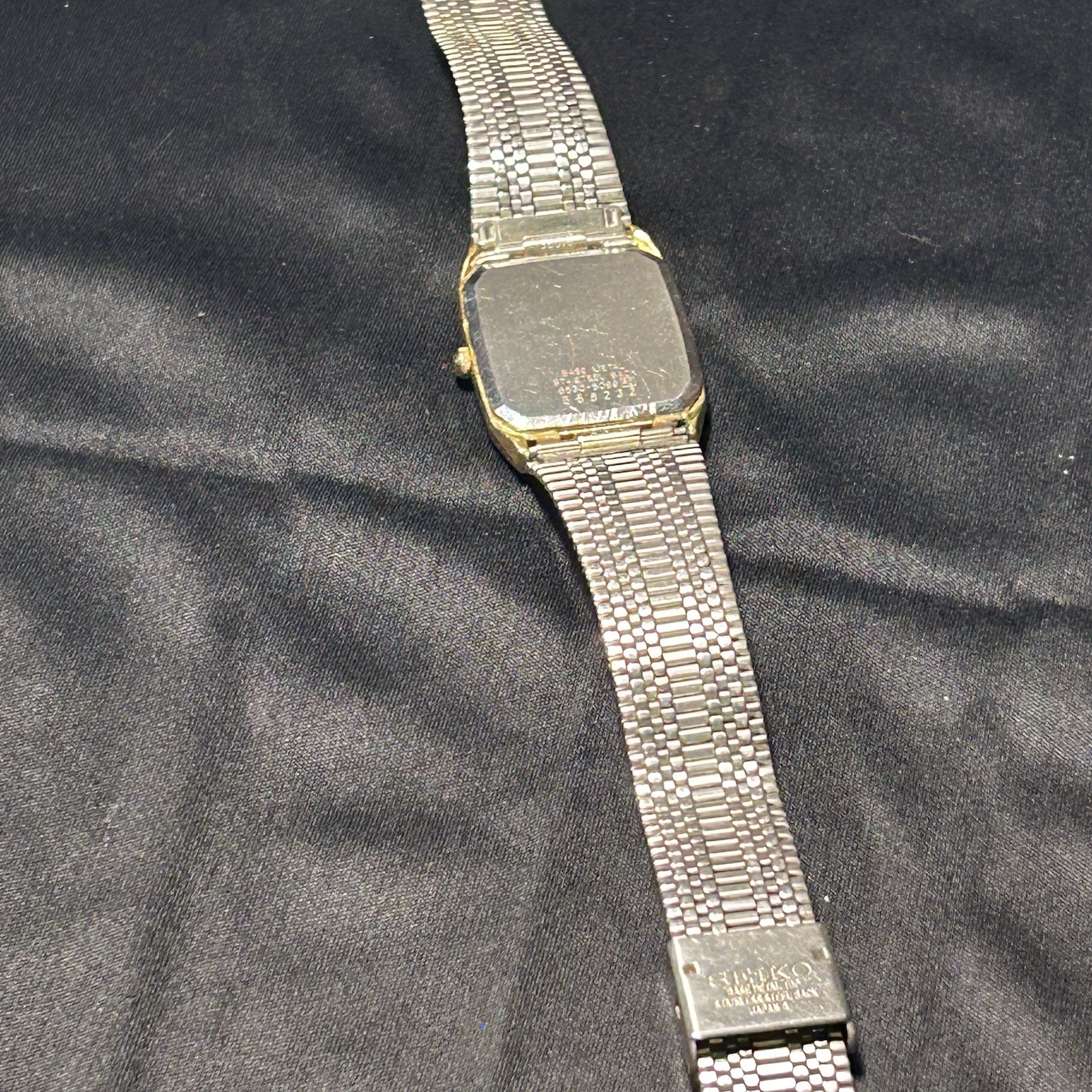 Seiko Quartz Analog Dress Rectangle Watch Two-Tone Bracelet Gold Dial 28-31.9mm
