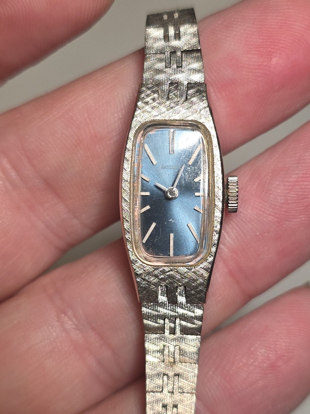 Seiko Blue Dial Mechanical Watch 14mm Case 6.75″ Band 1520-3629 Working Vtg