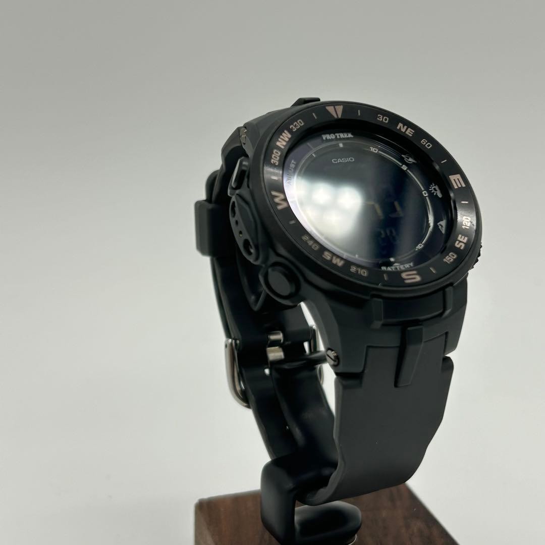 CASIO PRO TREK PRG 330 1JF Wristwatch