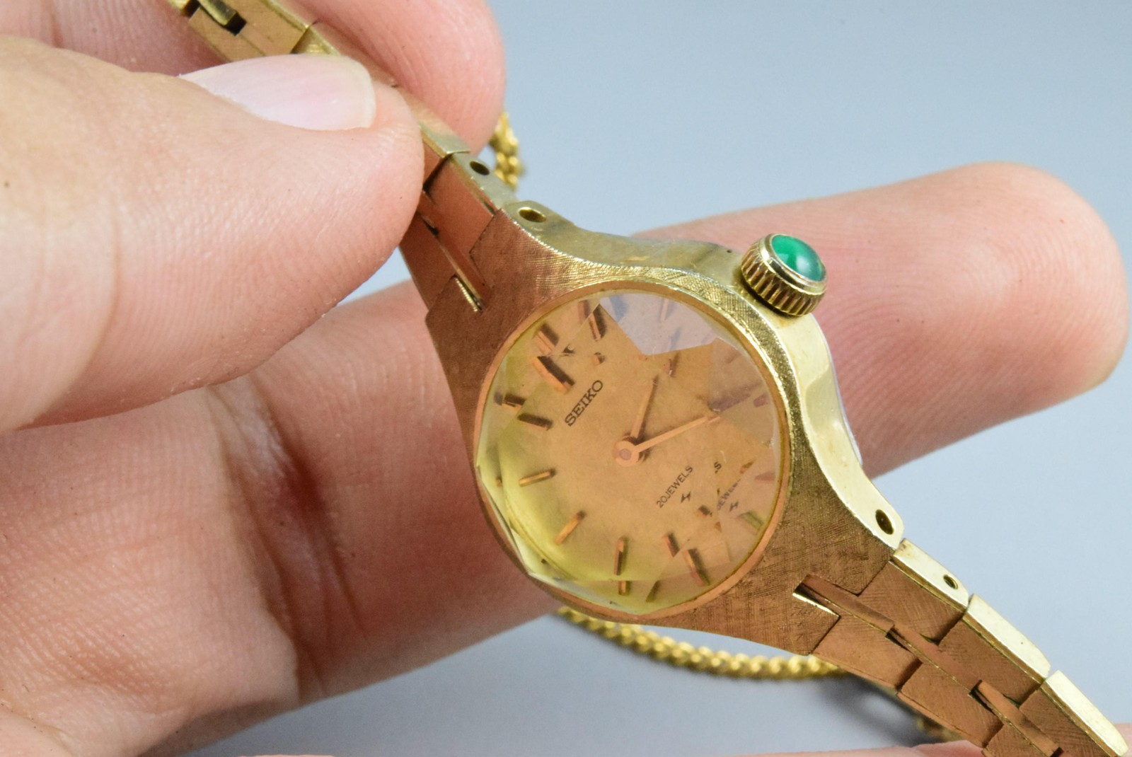 Vintage watch Seiko Gold Plate 17 7240 Yellow Lady Hand Winding oval 23mm