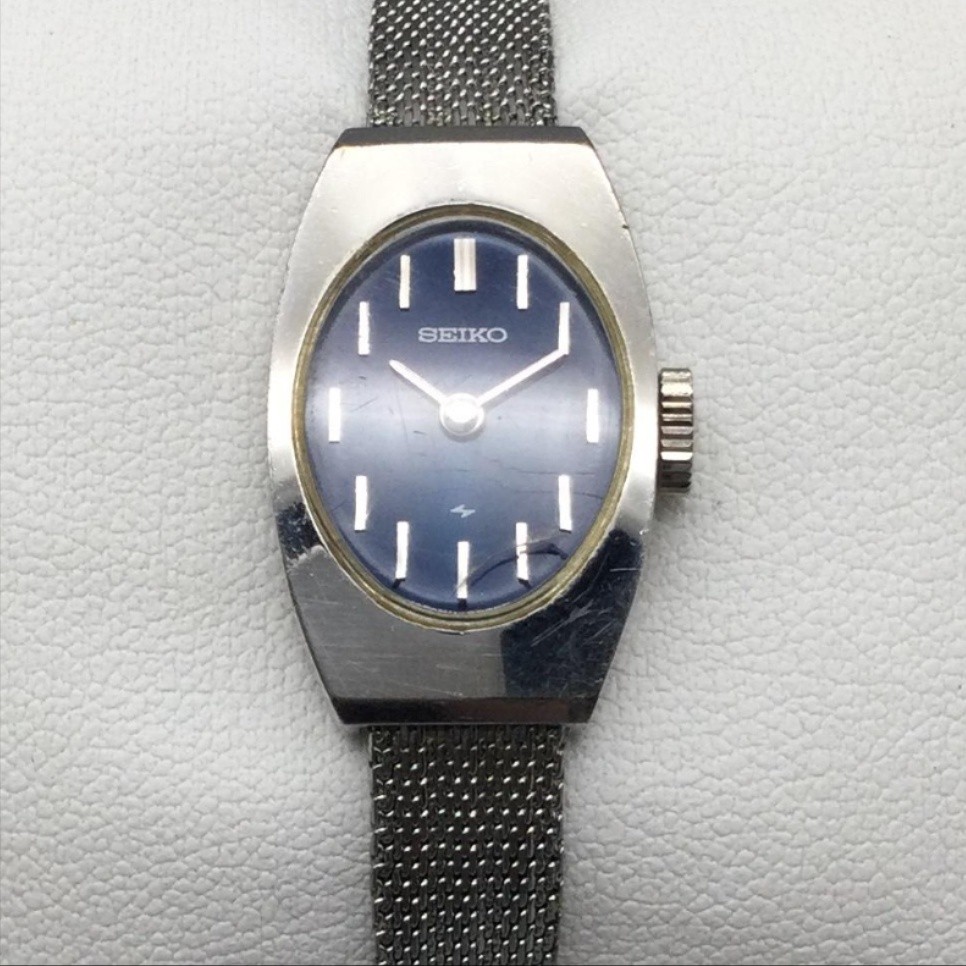 Vintage Seiko Womens Watch 15mm Silver Tone Manual 11-7039 CRACKED CRYSTAL 6.75″