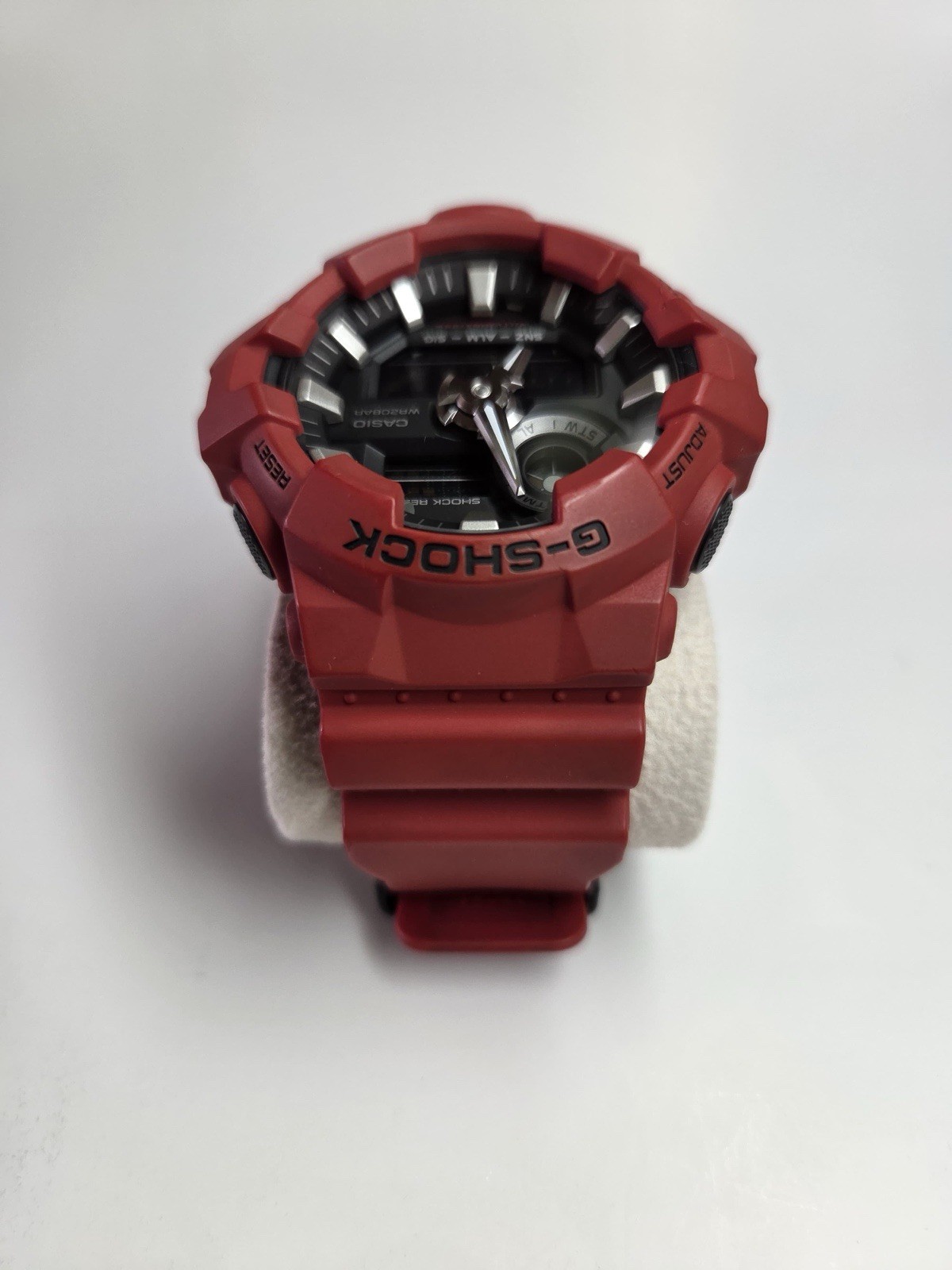 Casio G-Shock GA-700-4A 5522 Red Analog Digital Watch 200M Illuminator Works