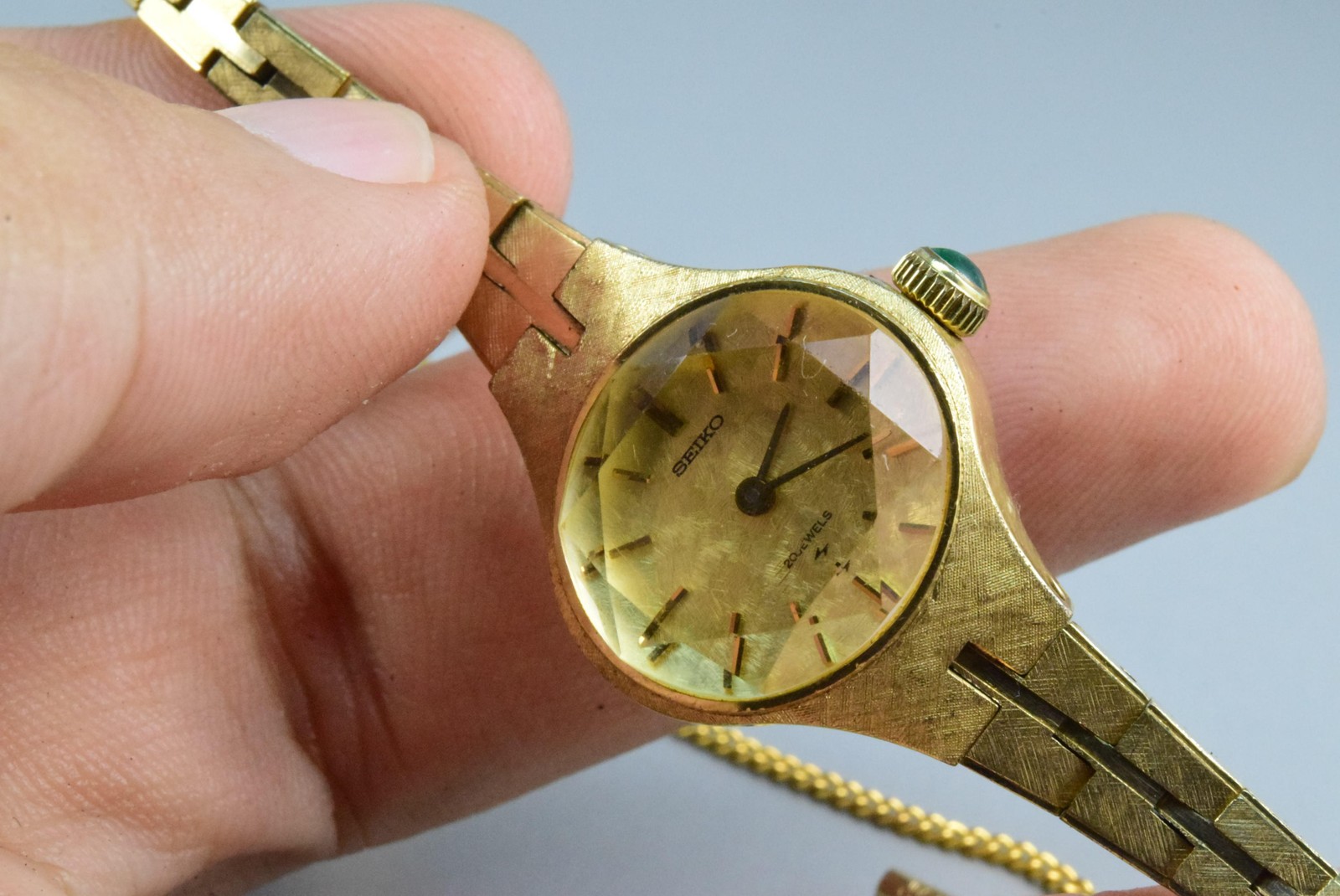 Vintage watch Seiko Gold Plate 17 7240 Yellow Lady Hand Winding oval 23mm