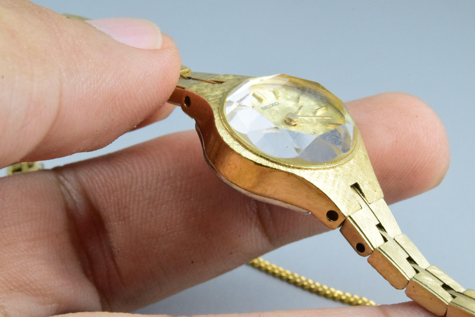 Vintage watch Seiko Gold Plate 17 7240 Yellow Lady Hand Winding oval 23mm
