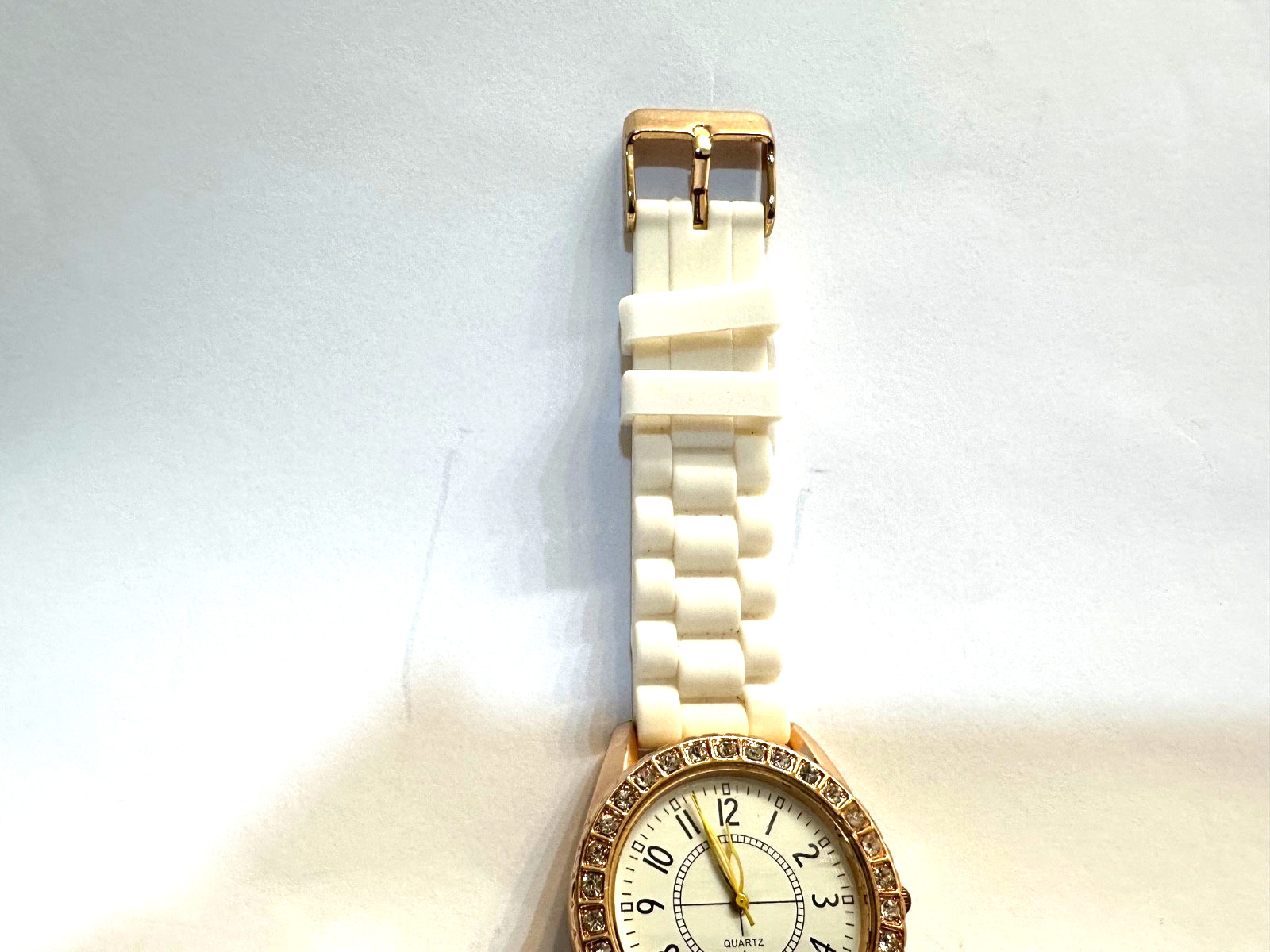 LGP Womens Watch 39mm Case Quartz Analog Three Hands Gem Set Bezel
