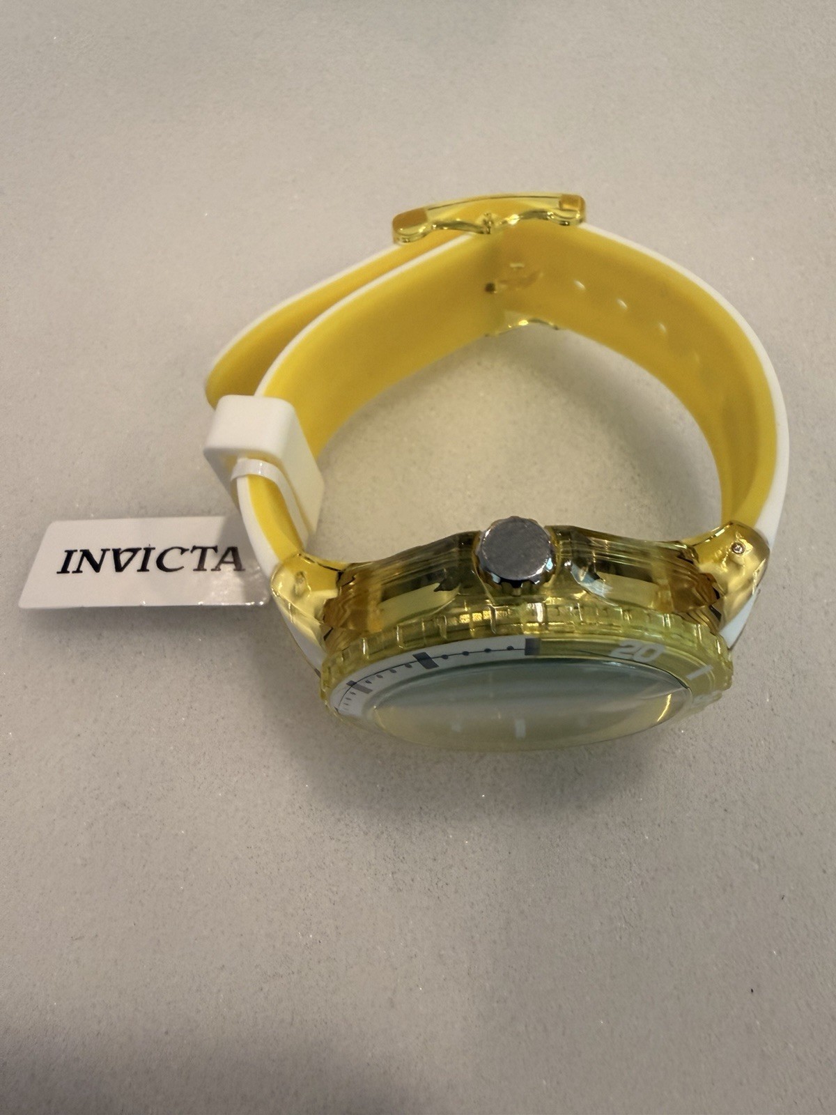 Invicta Subaqua Men’s Quartz Diver 100m 50mm Yellow/White Rubber Strap Box