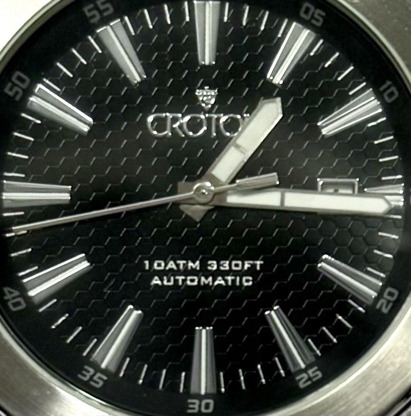 52mm Auto Slvrtn & Black Silicone Strap | Cushion Case | Black Dial CROTON Watch
