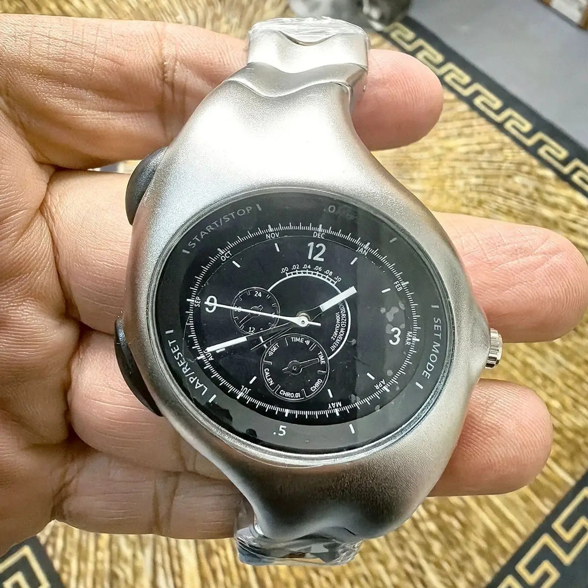 Y2K Alien Oval Quartz Watch Twisted Irregular Futuristic Retro Streetwear