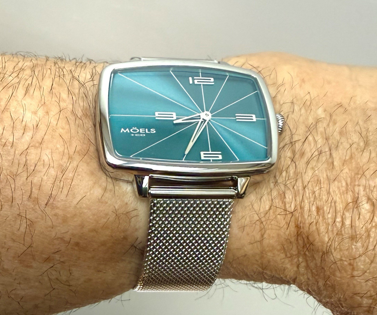 NEW MOELS & CO 528 S2