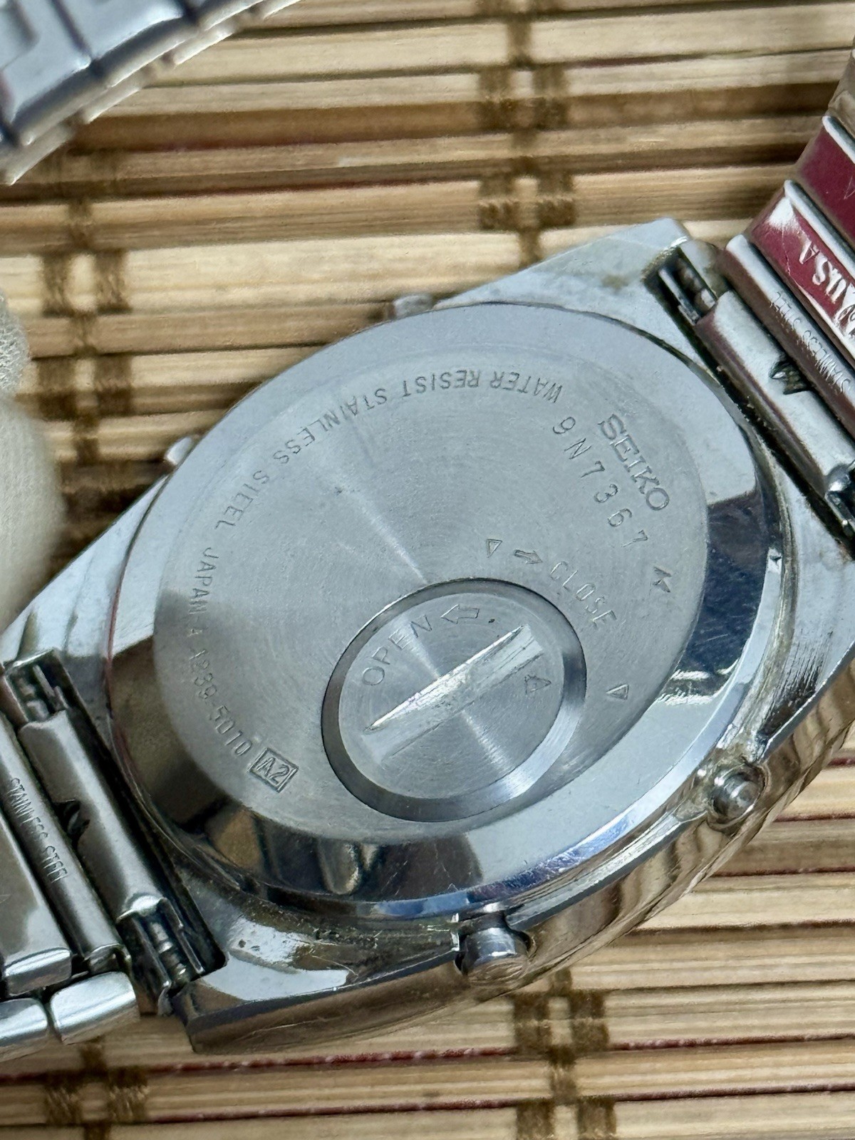 Vintage Seiko A239-5010 A2 World Timer Alarm Digital Watch Japan Stainless Retro