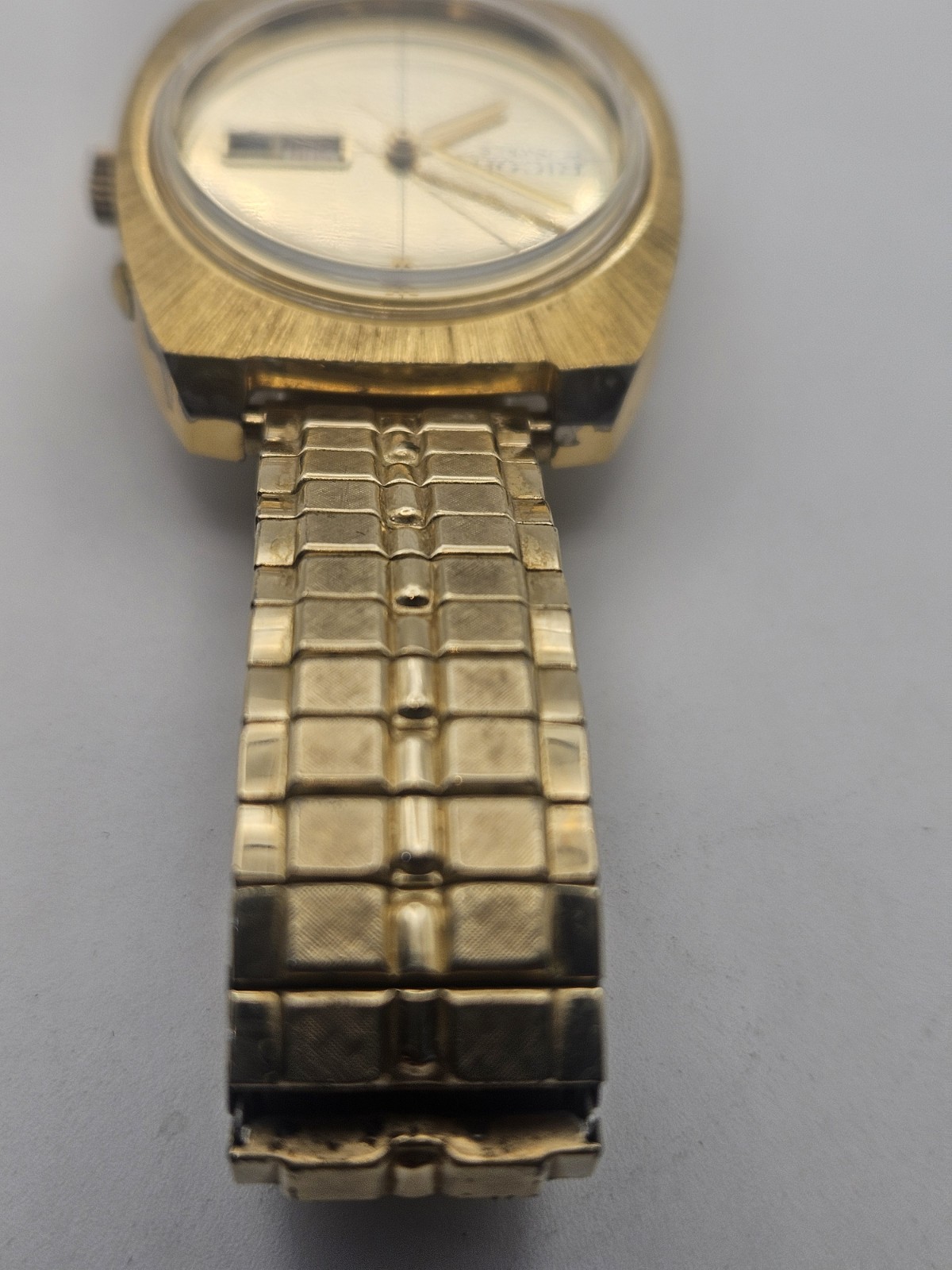 ​Vintage Ricoh 17J Automatic Watch – Eye-Catching Mirrored Gold Dial. Working