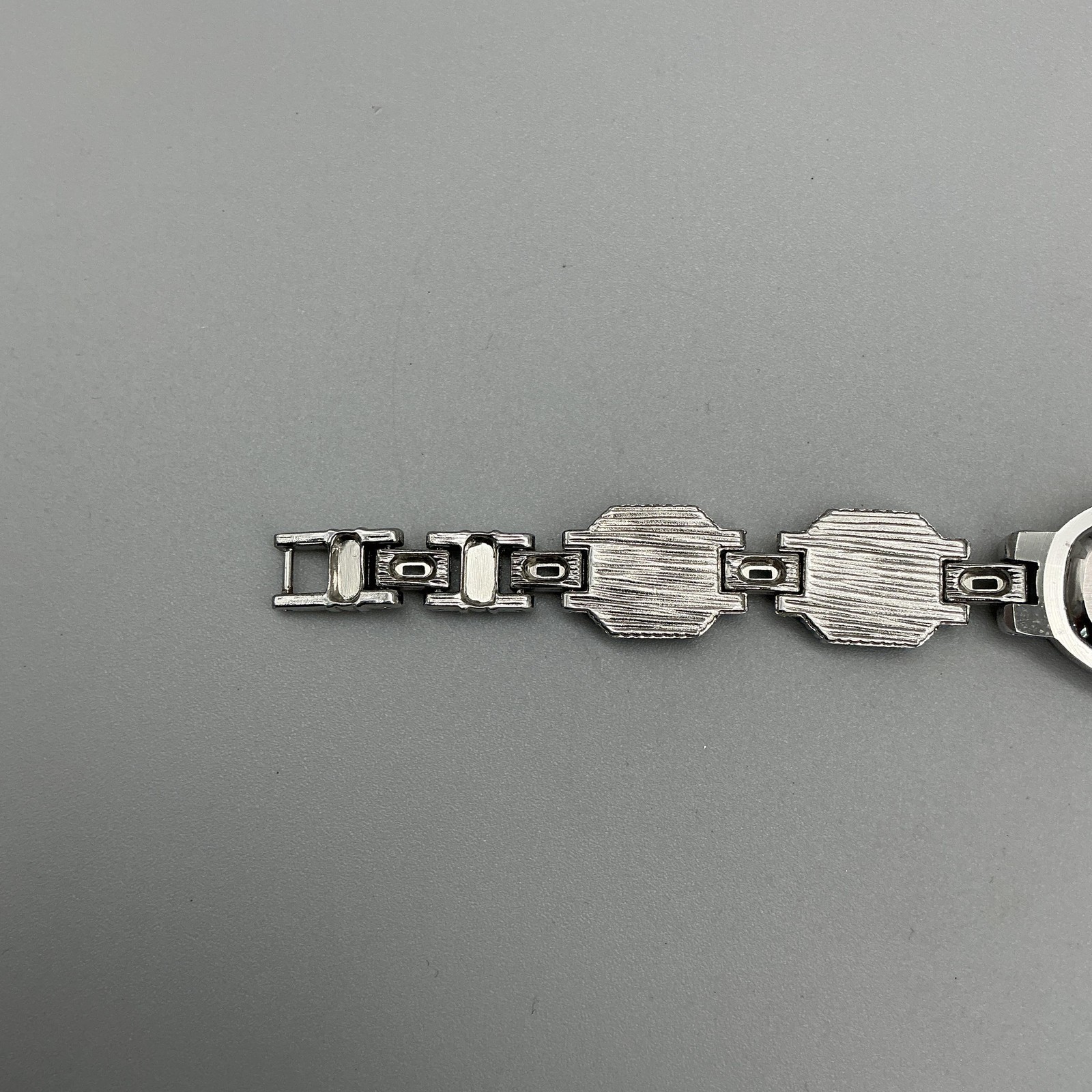 Express Womens Watch 17mm Marcasite Silver Tone Yellow Inlay New Battery 7.25″