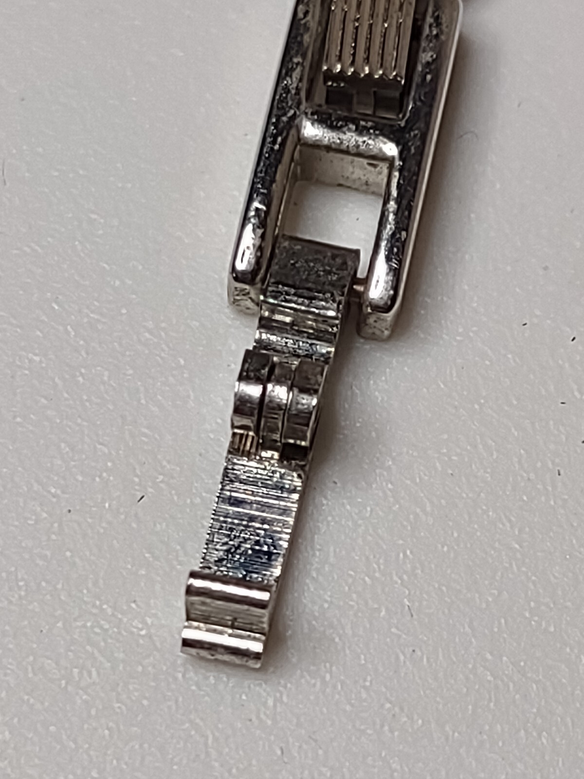 7.5 Inch Jaclyn Smith Silver Tone Watch With Mother Of Pearl Dial