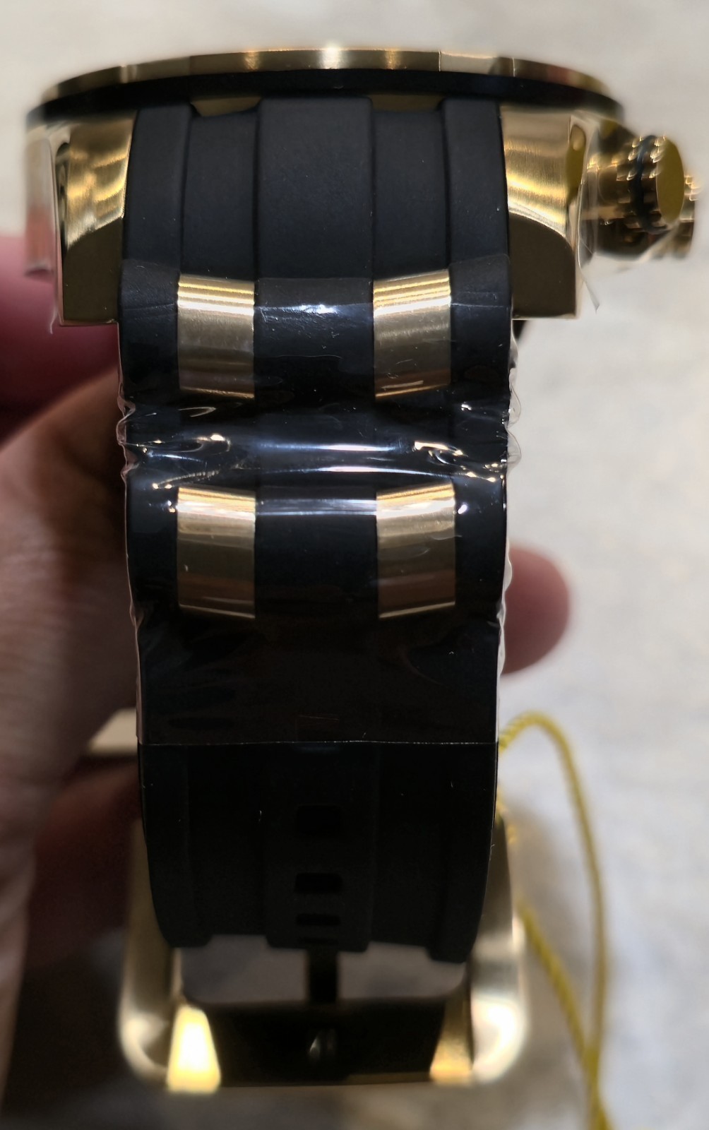 INVICTA Pro Diver SCUBA Gold Tone Case Black Dial Men’s Watch – UNTESTED
