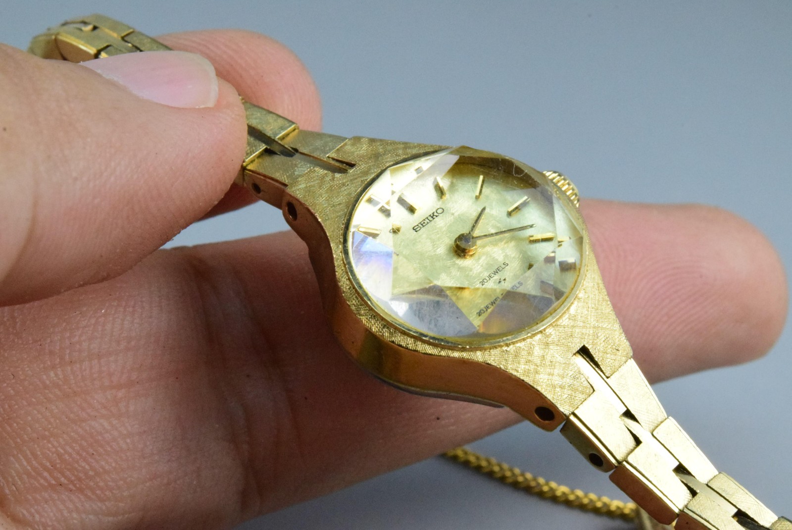 Vintage watch Seiko Gold Plate 17 7240 Yellow Lady Hand Winding oval 23mm