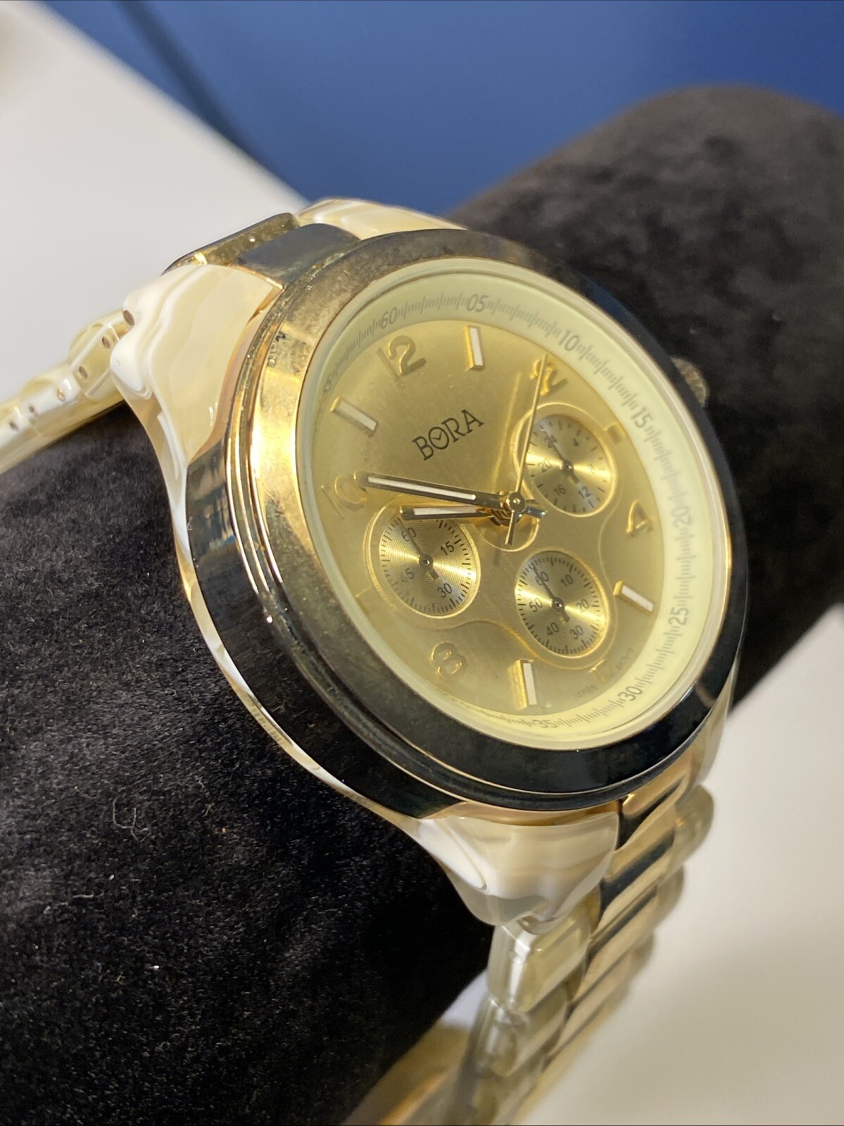 Bora Shell Like Band New Battery Gold Tone Japan Movement