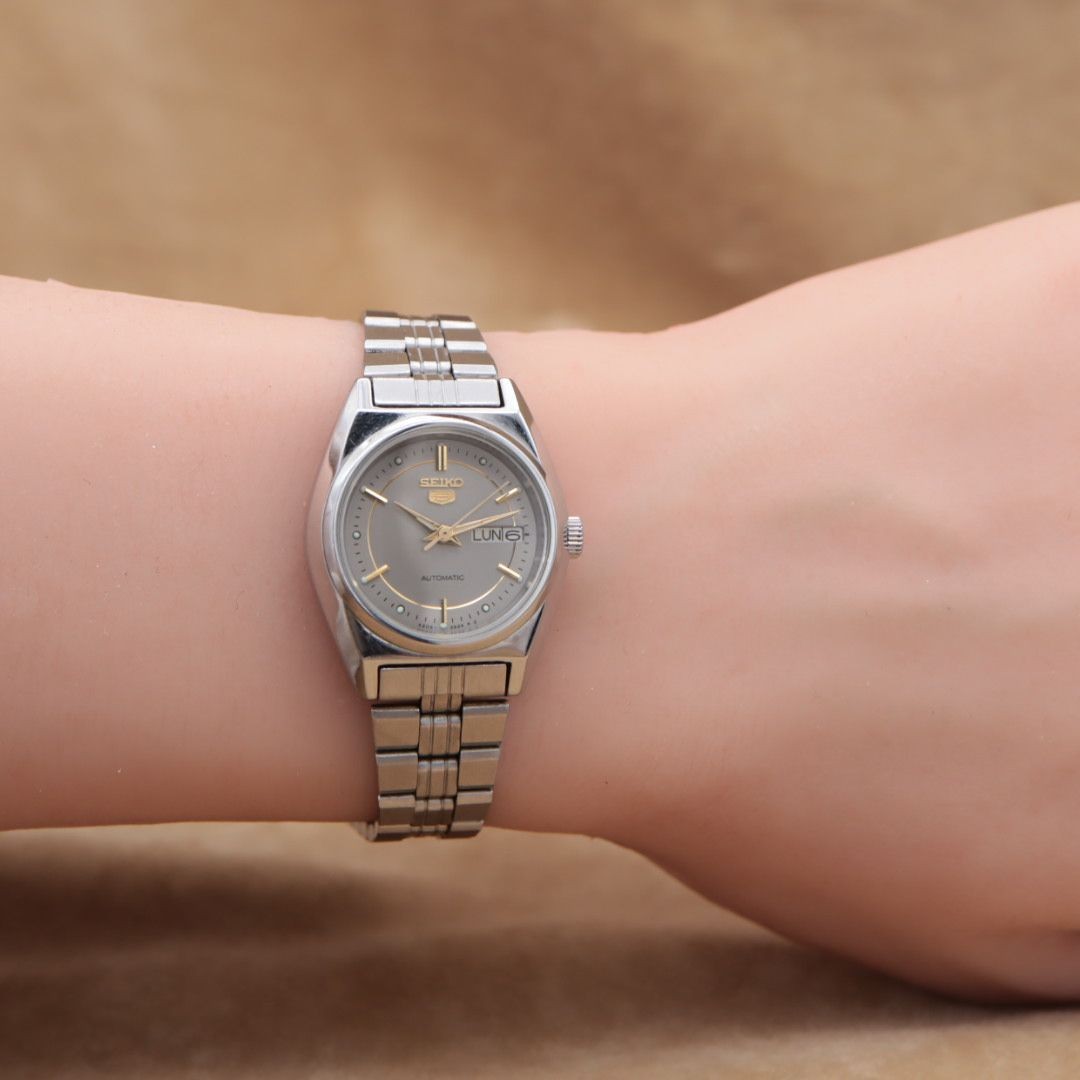 Seiko 5 AUTOMATIC 4206 0460 Women s Vintage 25mm Made in 1987 From Japan