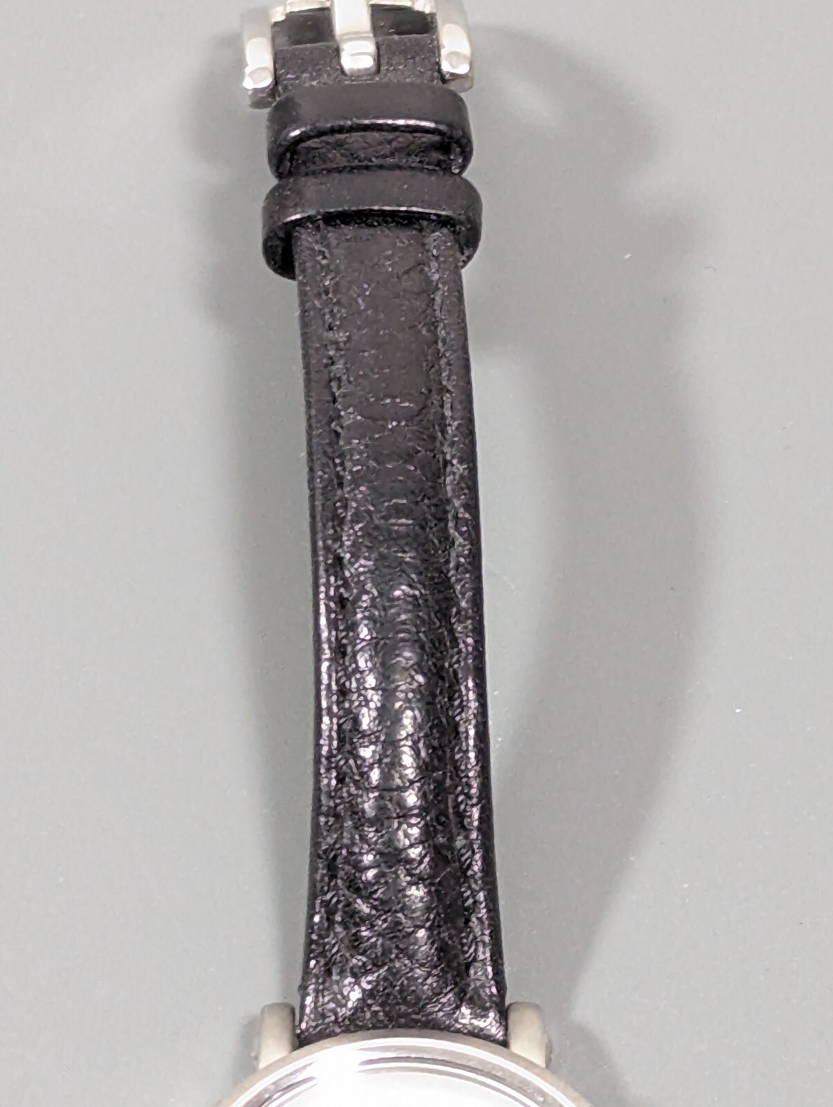 Fossil ES-2372 Silver Tone date Indicator Dial Round Case Black Band Watch