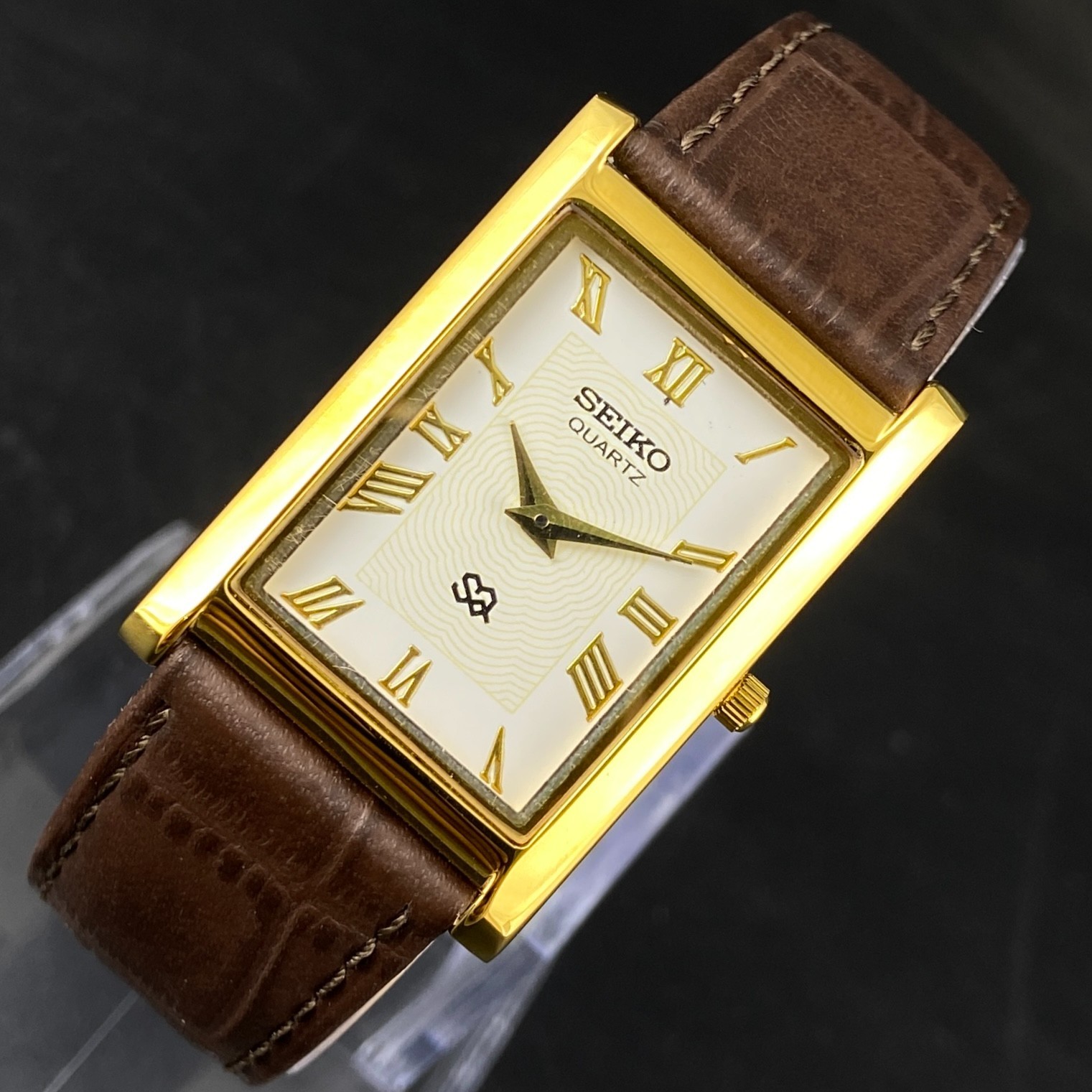 Vintage Seiko Slim Quartz White Face Rectangle Japanese 26MM Case Mens Watch S09