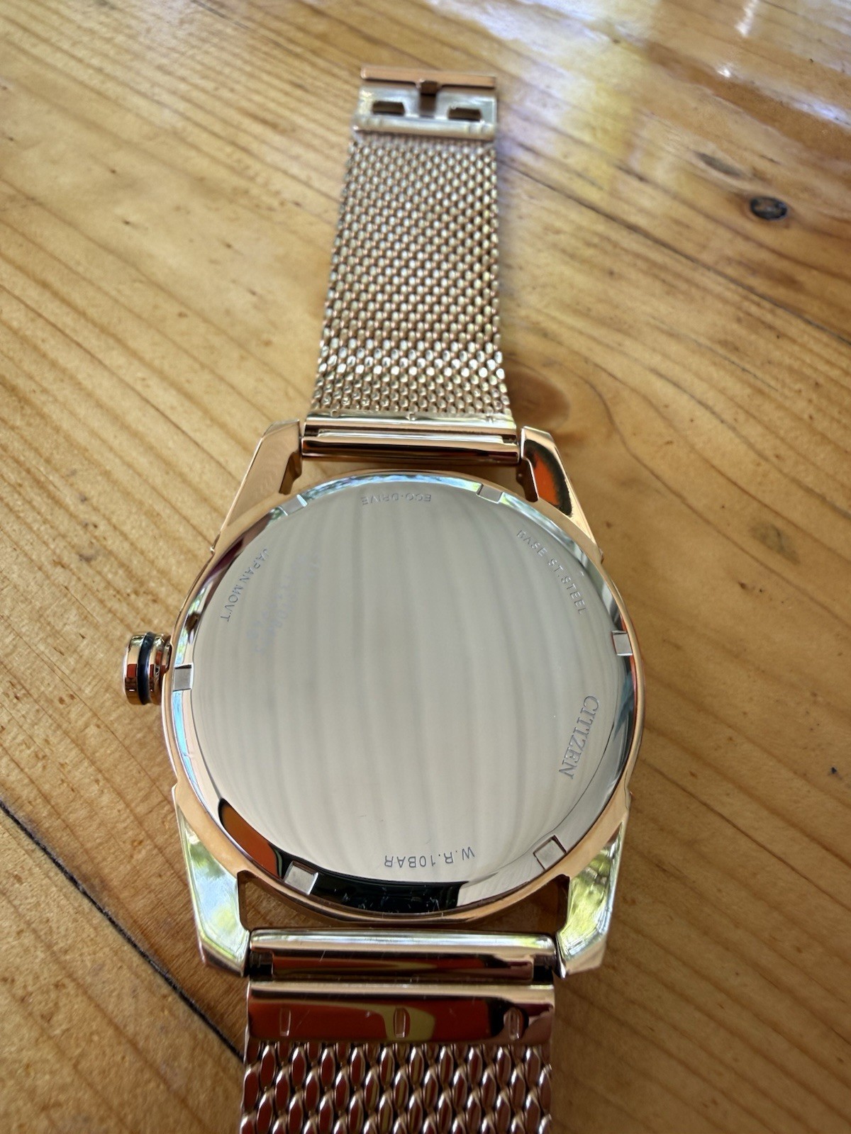 Citizen Eco-Drive E111-S090881 40mm Gold Solar Date Watch w/Bracelet READ