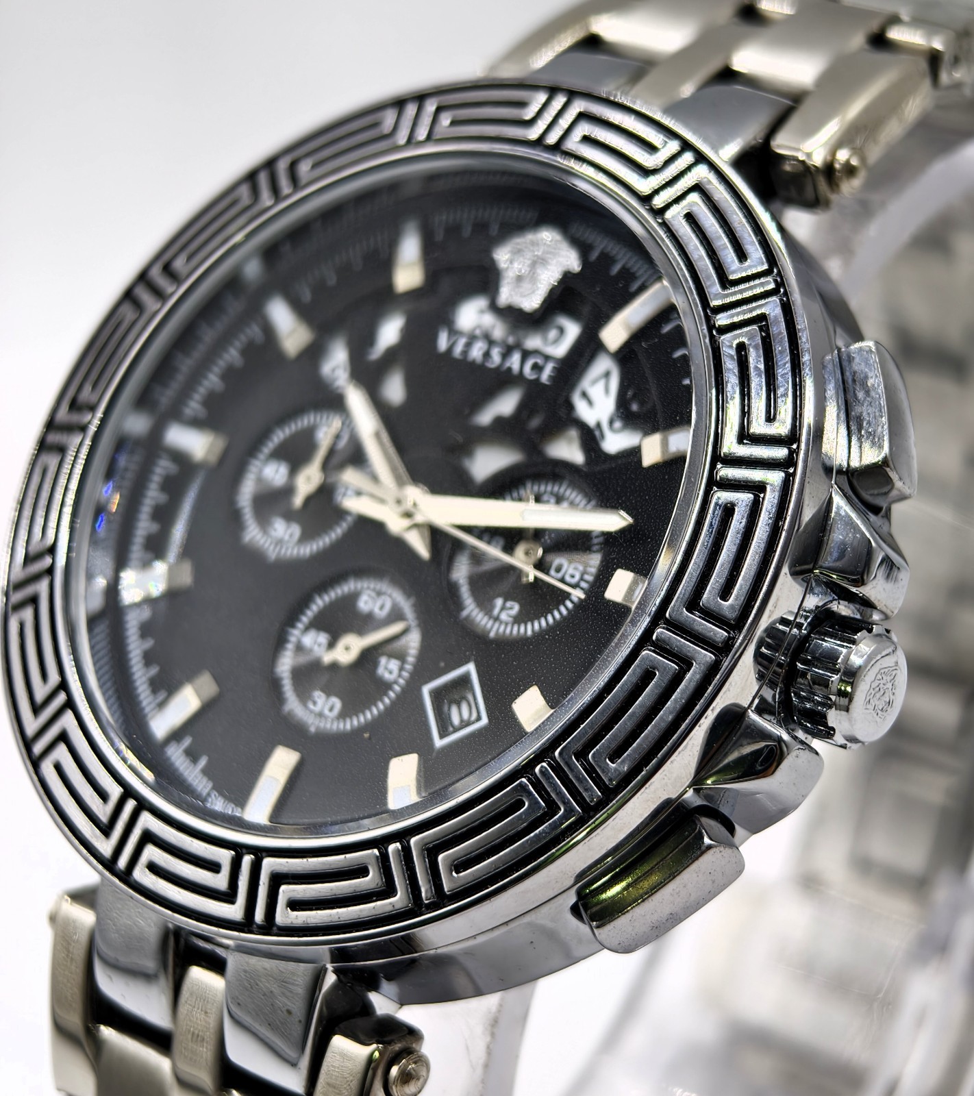 Fantastic Versace Chronograph Date Indicator Fix Bezel Men’s Wrist Watch