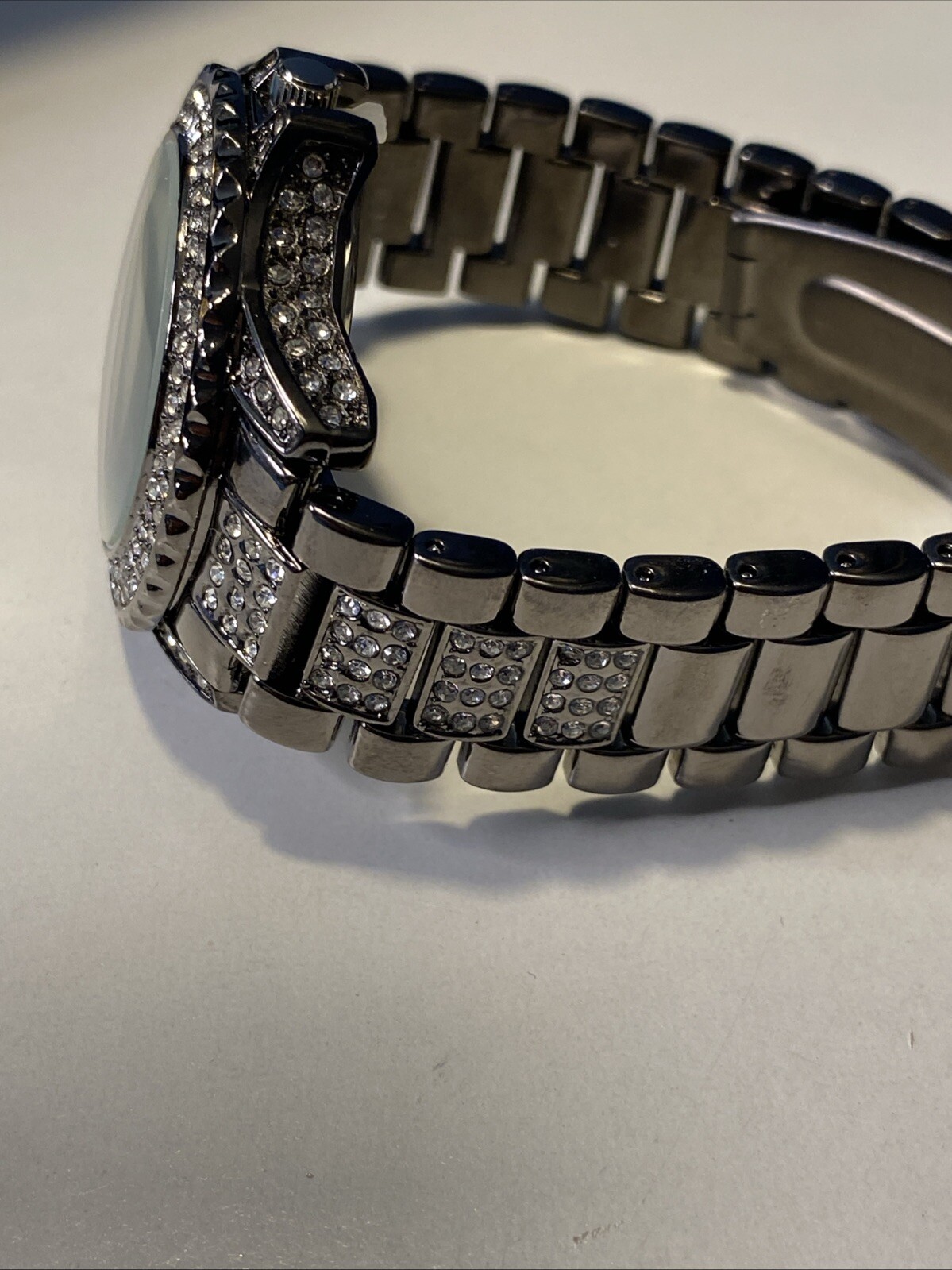 BORA Women’s Watch Gun Metal Tone With Rhinestones New Battery