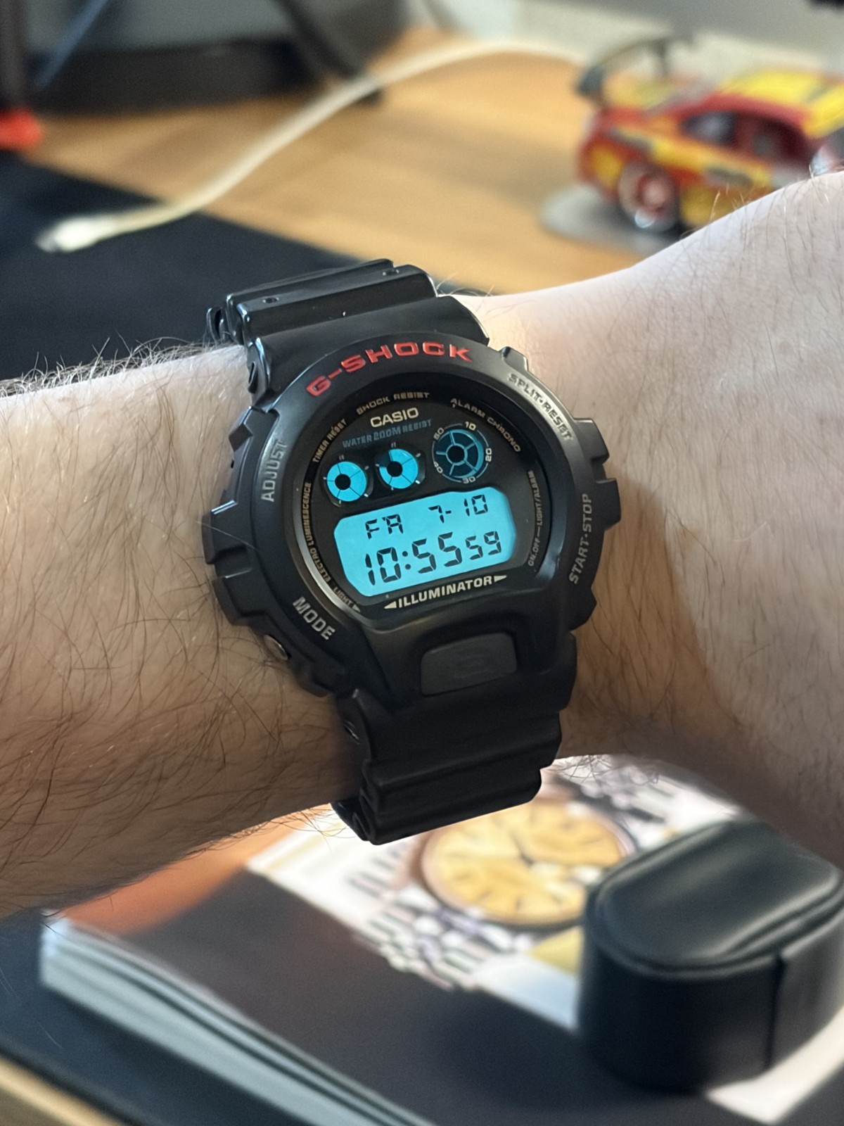 VINTAGE Casio G-Shock Men’s Watch DW6900 with NEW BATTERY
