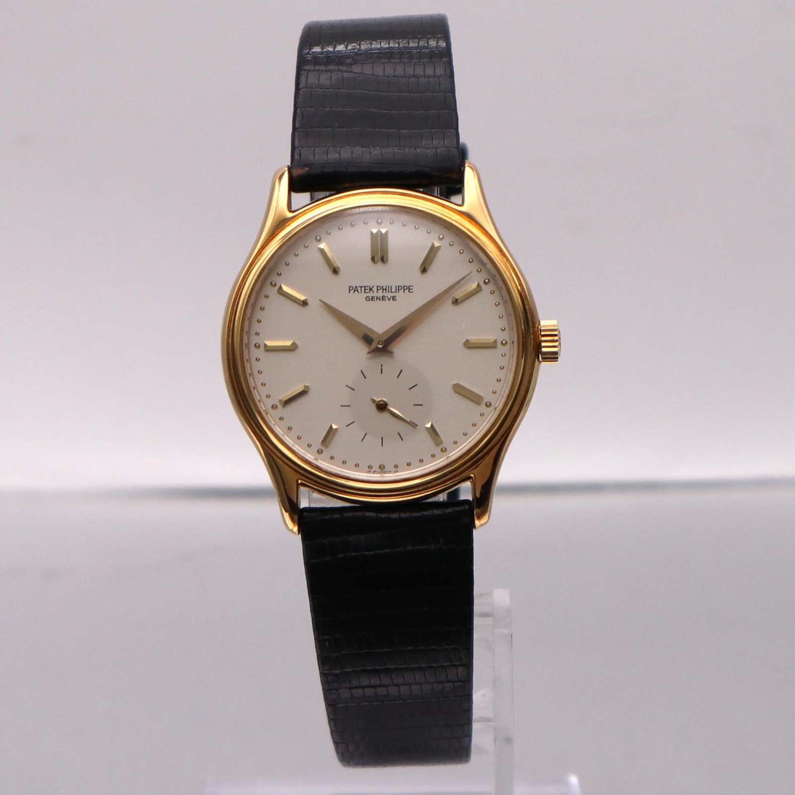 Patek Philippe Calatrava 18K Yellow Gold Silver Dial Manual Wind Watch 3923J