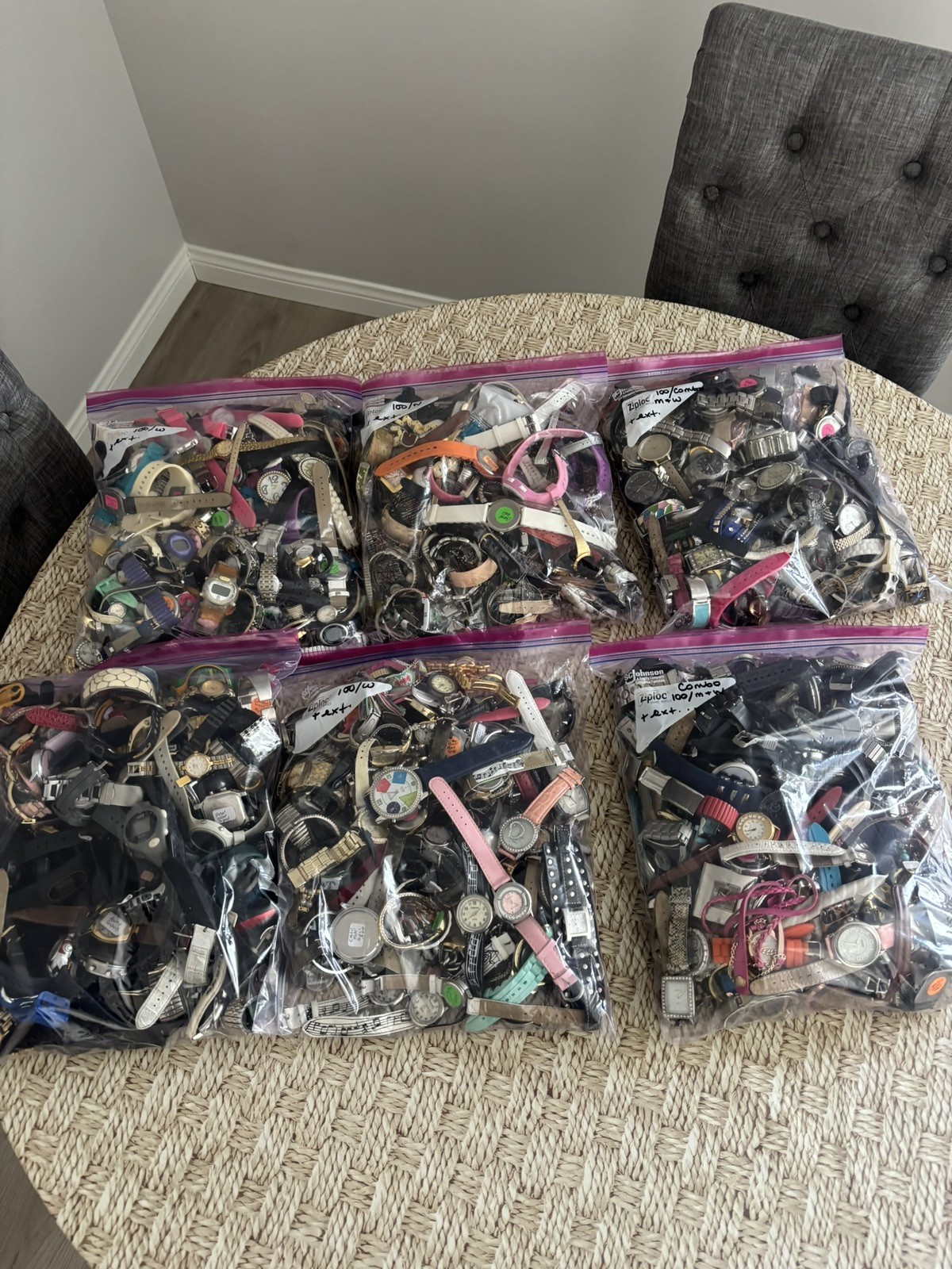 Lot of watches, parts, repair, art, some may only need a battery and/or a band