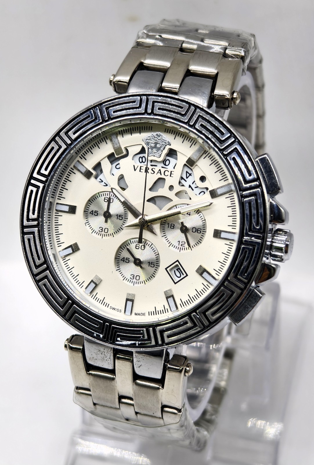 Fabulous Versace Chronograph Date Indicator Fix Bezel Men’s Wrist Watch