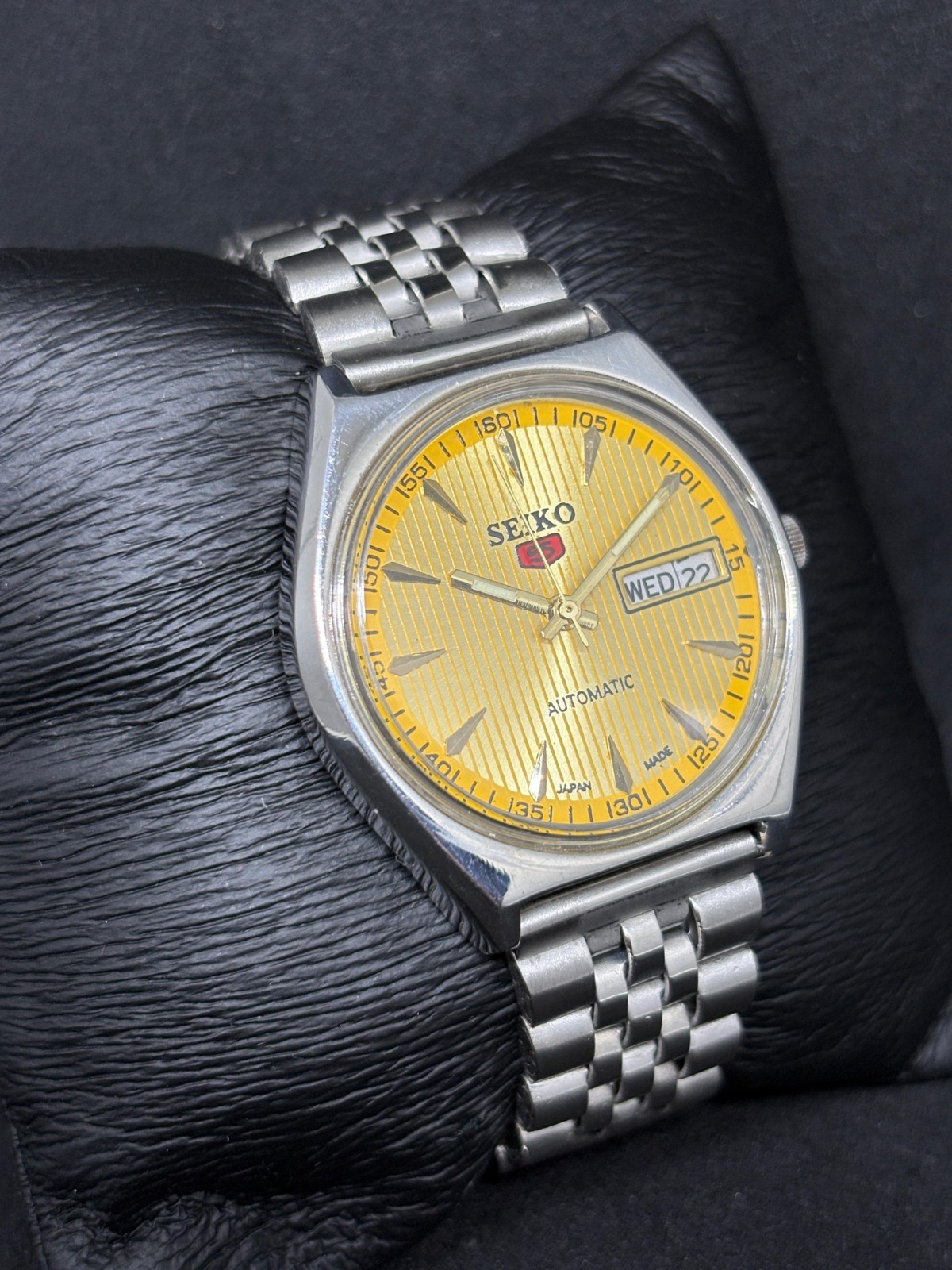 Vintage Seiko 5 Automatic Day/Date Japanese Men’s Wrist Watch