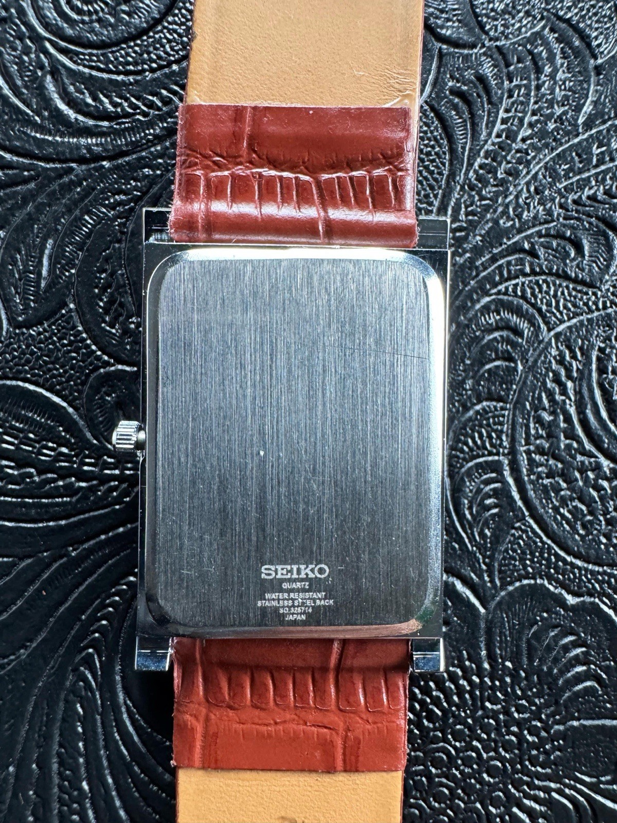 RARE YELLOW DIAL WITH SILVER CASE Vintage Seiko Slim Quartz Men’s Wrist Watch