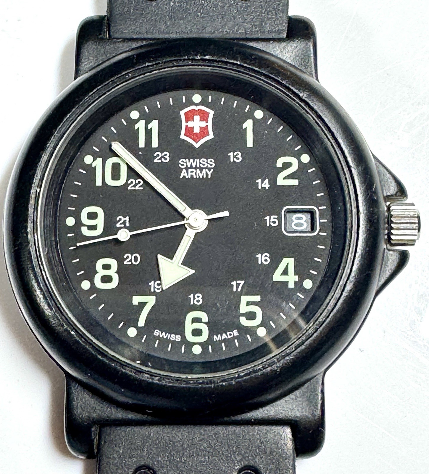 Vintage Victorinox Swiss Army Renegade Mens Watch 39mm Black Date *NEW BATTERY*
