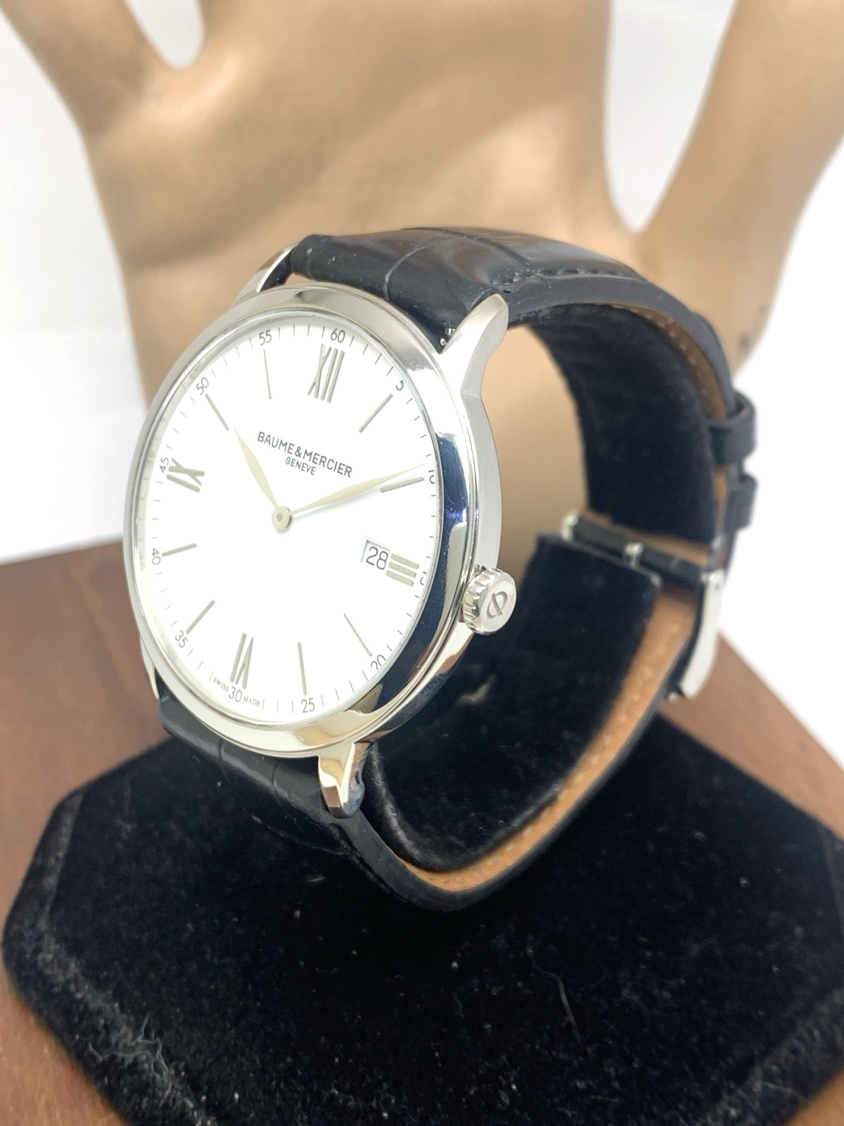 Baume & Mercier Men’s Watch 10323 Classima Swiss Quartz White Dial Leather 40mm