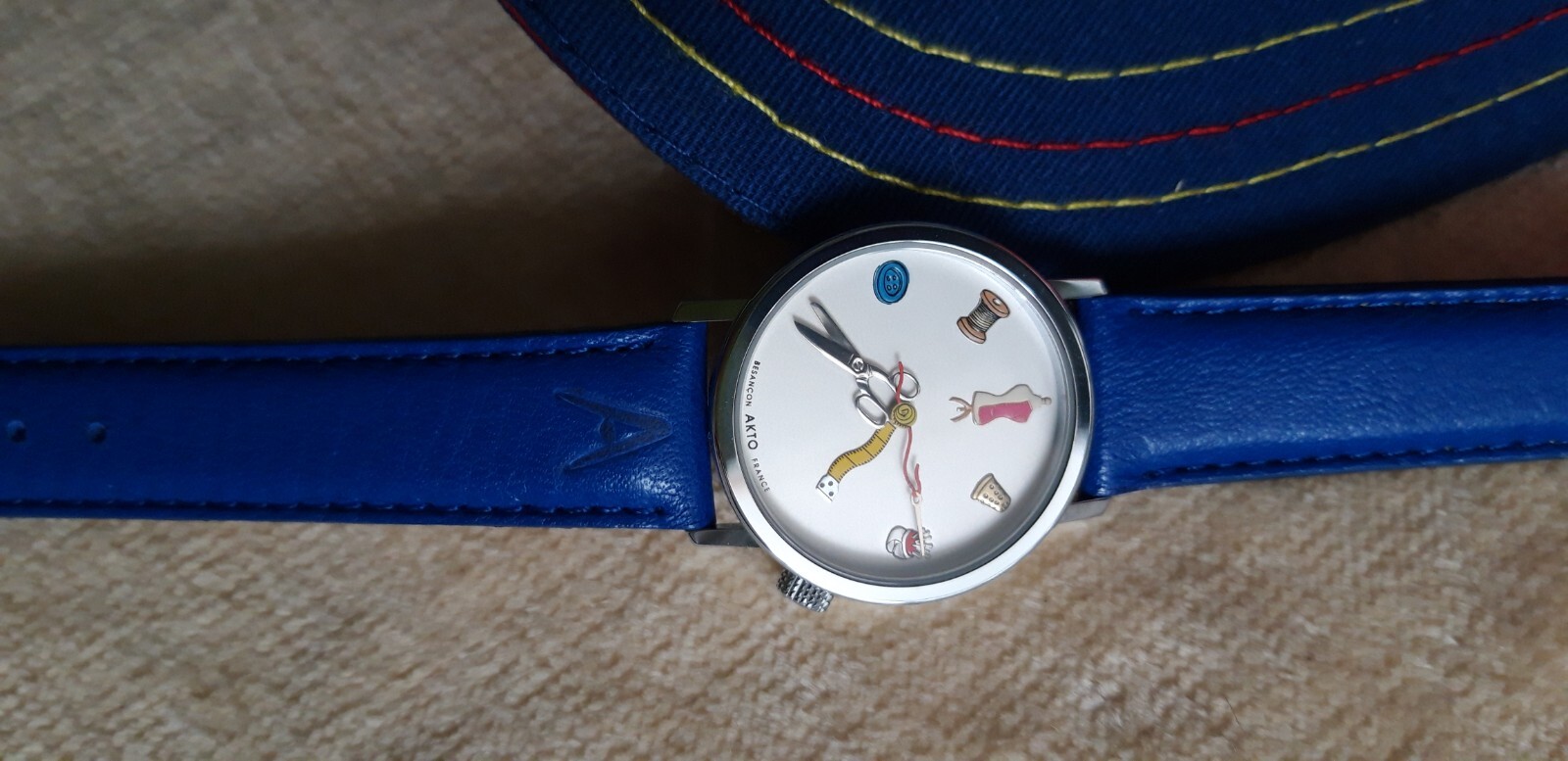 Akto/Costura/J.C.Mareschal-Besan.-France/quartz/35mm/Unisex/Water Watch. 30m.