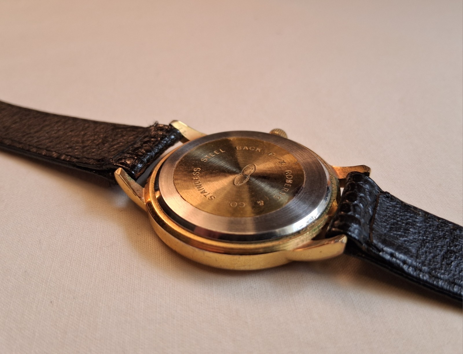 80s FORD MOTOR CO Winning the World Over DEALER WRISTWATCH by RJ Roberts – WORKS