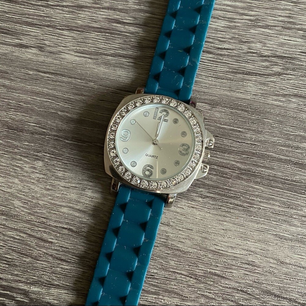 NWOT Teal Crystal Dial Rubber Silicone Band Watch