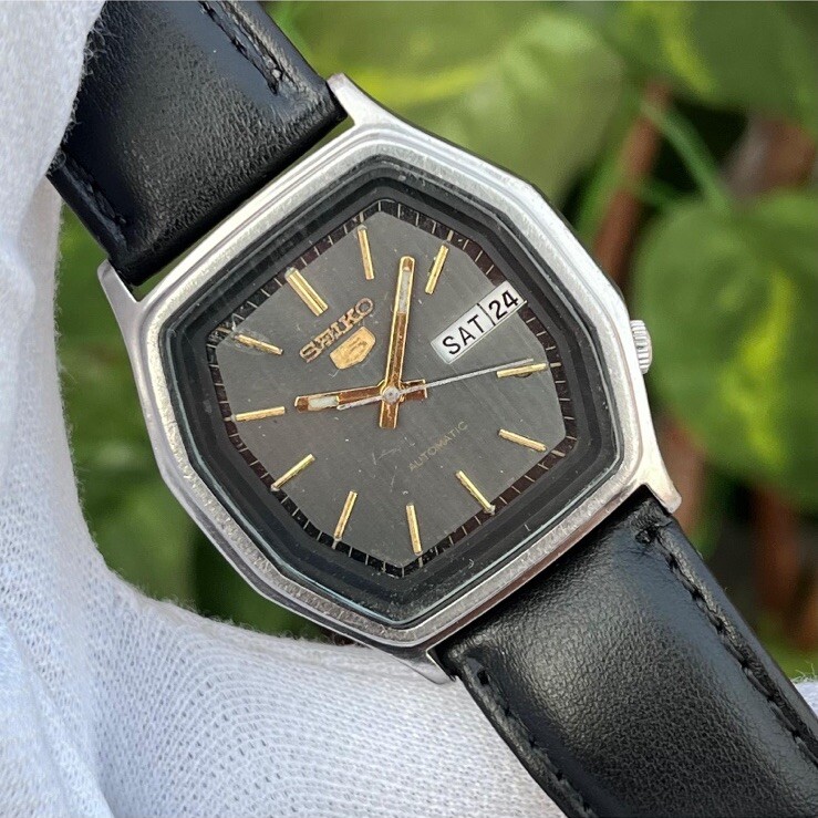 Vintage Seiko 5 Automatic Tonneau Shape Gun Metallic Dial Japan Men Watch 6309.