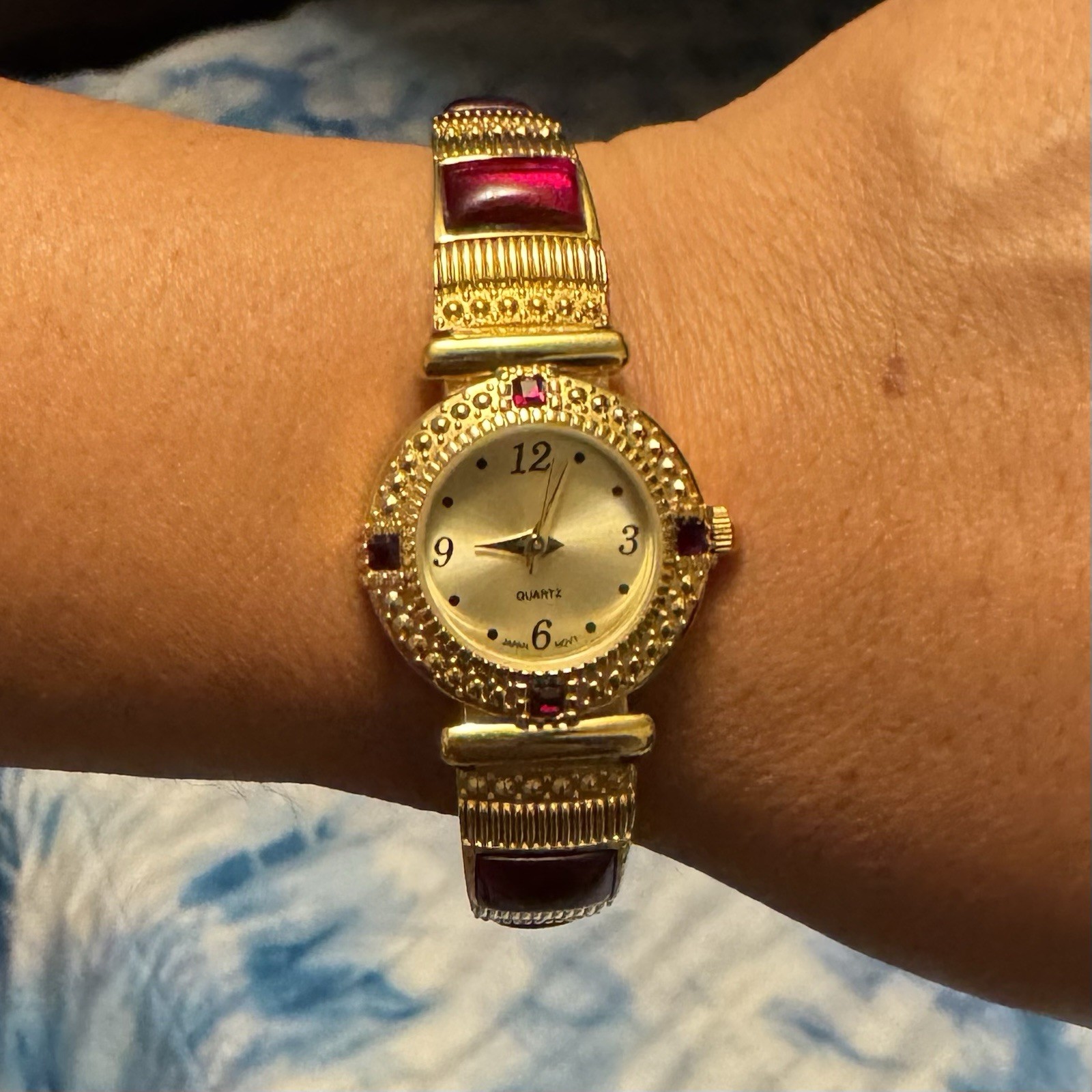 Vintage Avon Womens Watch Gold Tone Red Cabochon Jewel Accents Japan Quartz 24mm