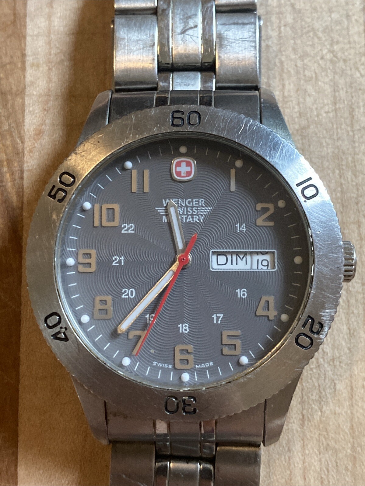 Wenger Swiss Military Mens Watch 79940 WR 100m Stainless Steel &Mineral Crystal