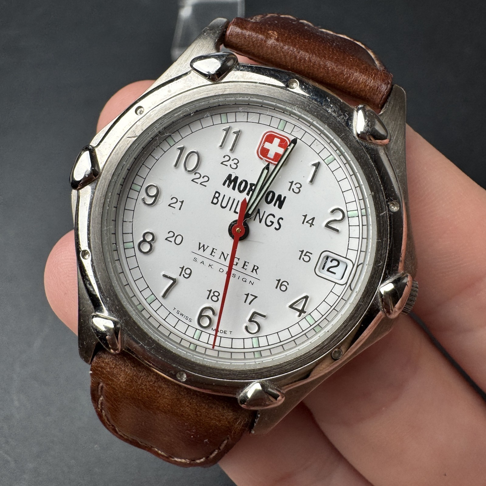 MENS WEGNER S.A.K. DESIGN “MORTON BUILDINGS” WRIST WATCH Silver Tone Size 37mm